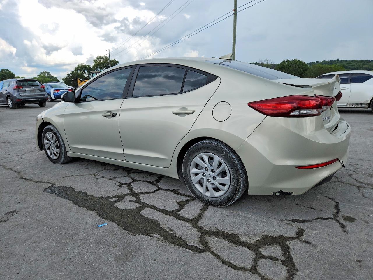 2017 HYUNDAI ELANTRA SE — снимка 2