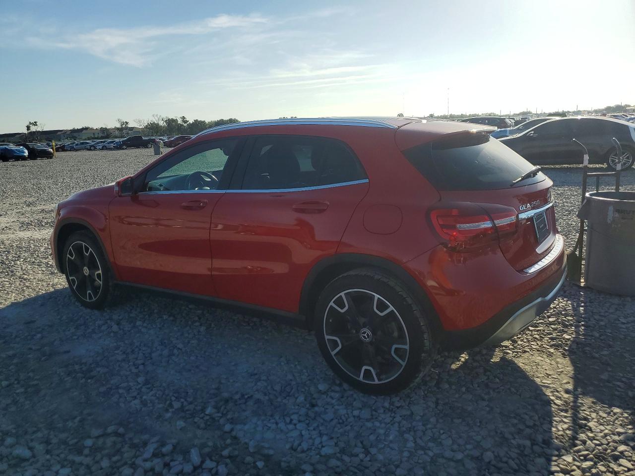 2019 MERCEDES-BENZ GLA 250 — снимка 2