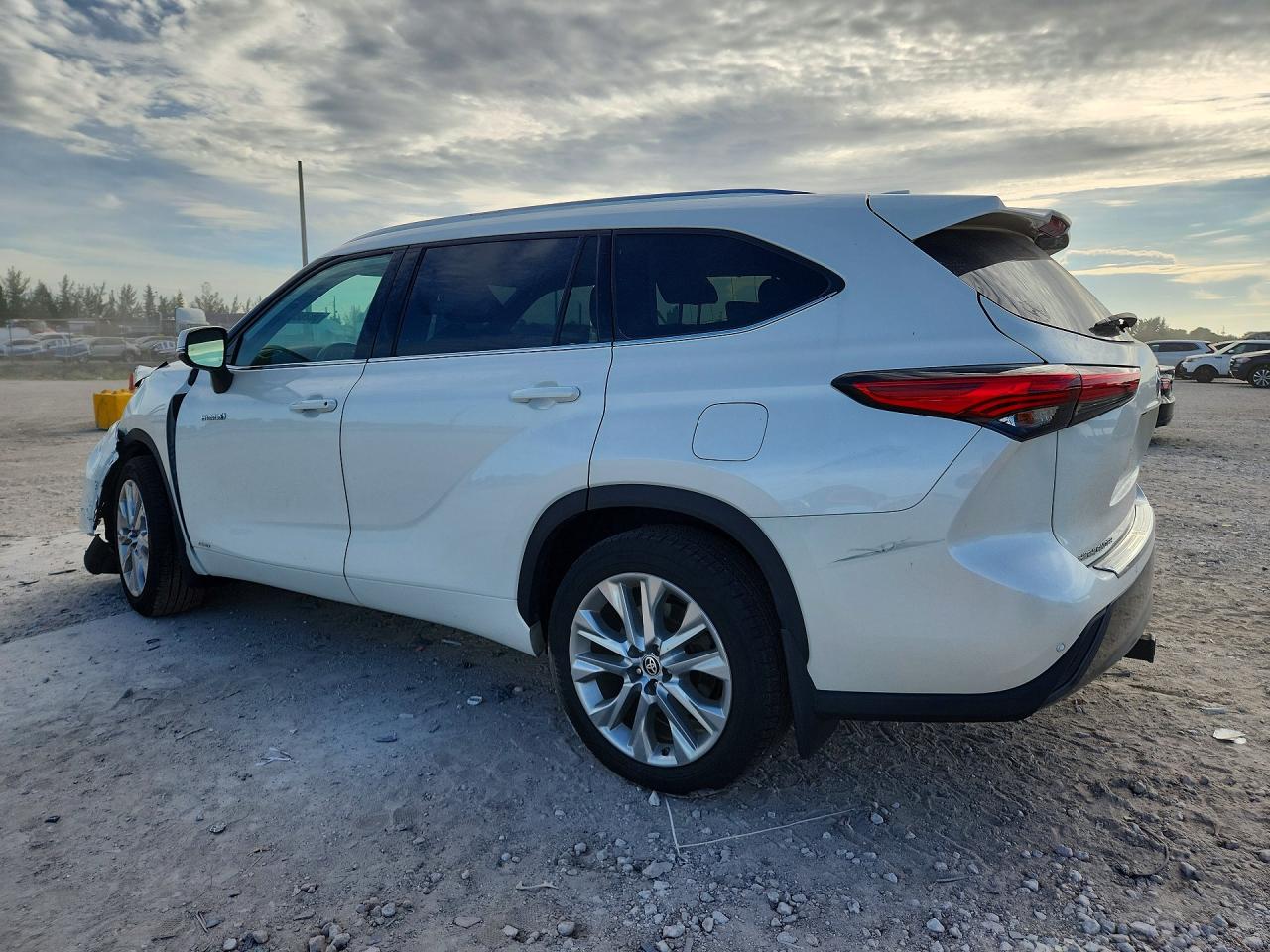 2021 TOYOTA HIGHLANDER HYBRID LIMITED — снимка 2