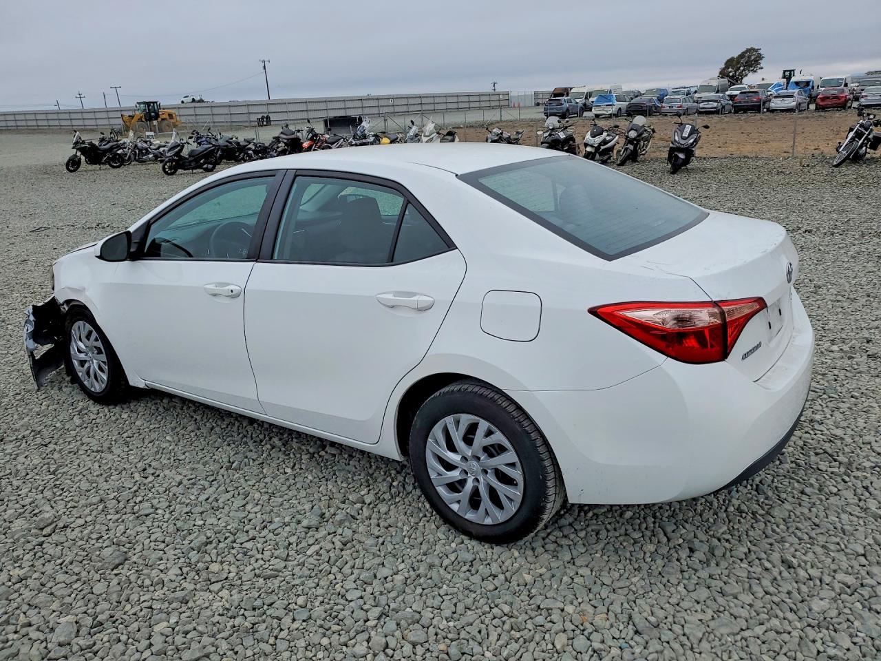 2017 TOYOTA COROLLA LE — снимка 2
