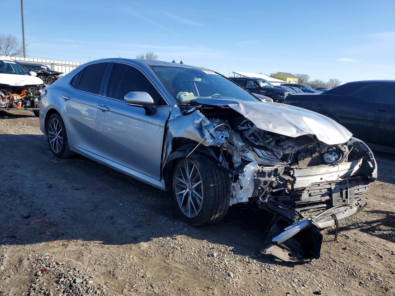 2021 TOYOTA CAMRY HYBRID XLE — снимка 4