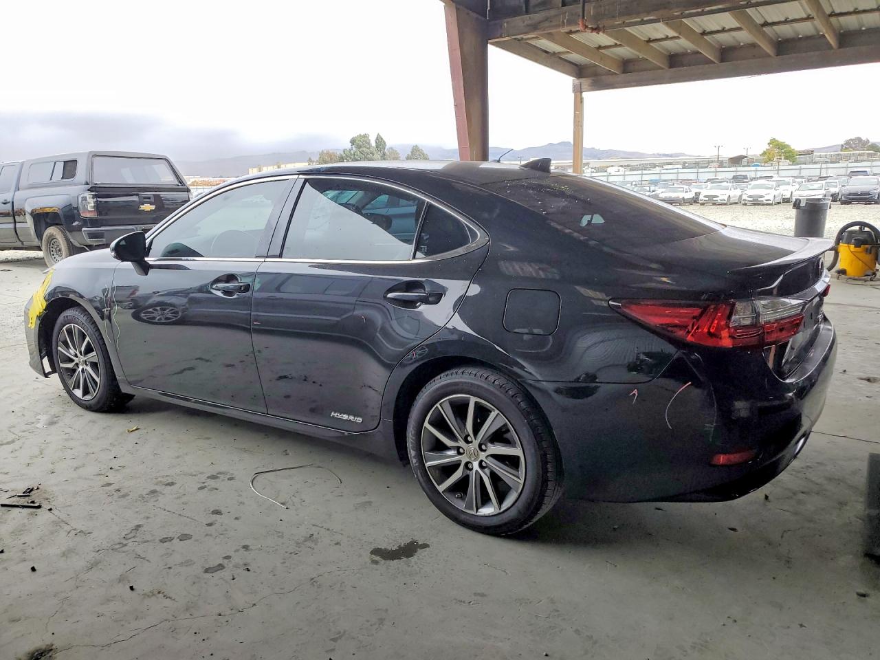 2016 LEXUS ES 300H — снимка 2