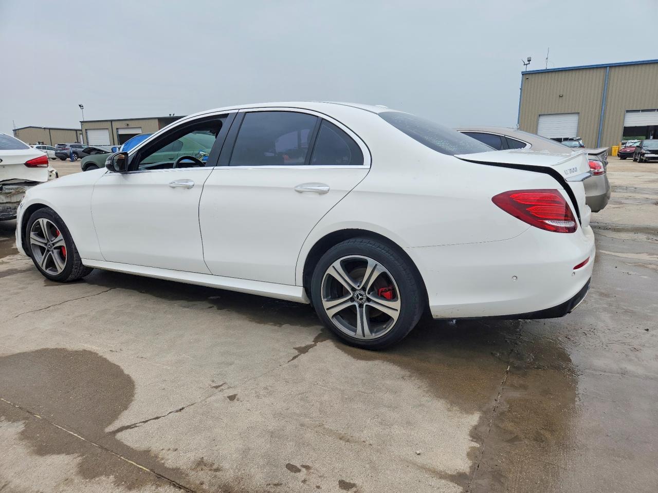 2017 MERCEDES-BENZ E 300 — снимка 2