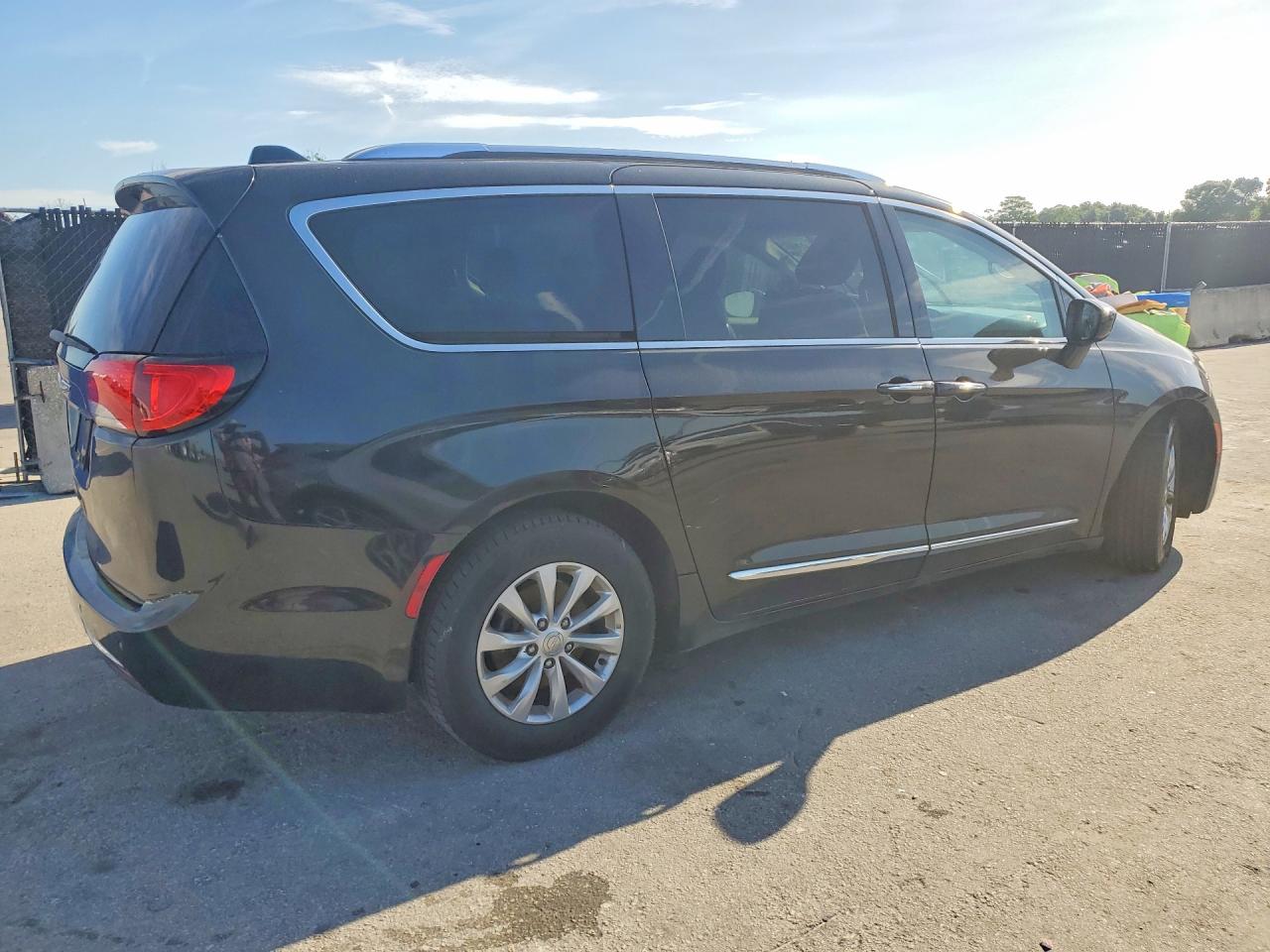 2019 CHRYSLER PACIFICA TOURING L — снимка 3