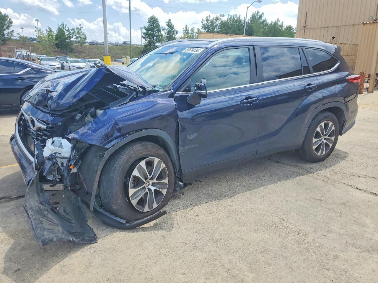 2023 TOYOTA HIGHLANDER XLE