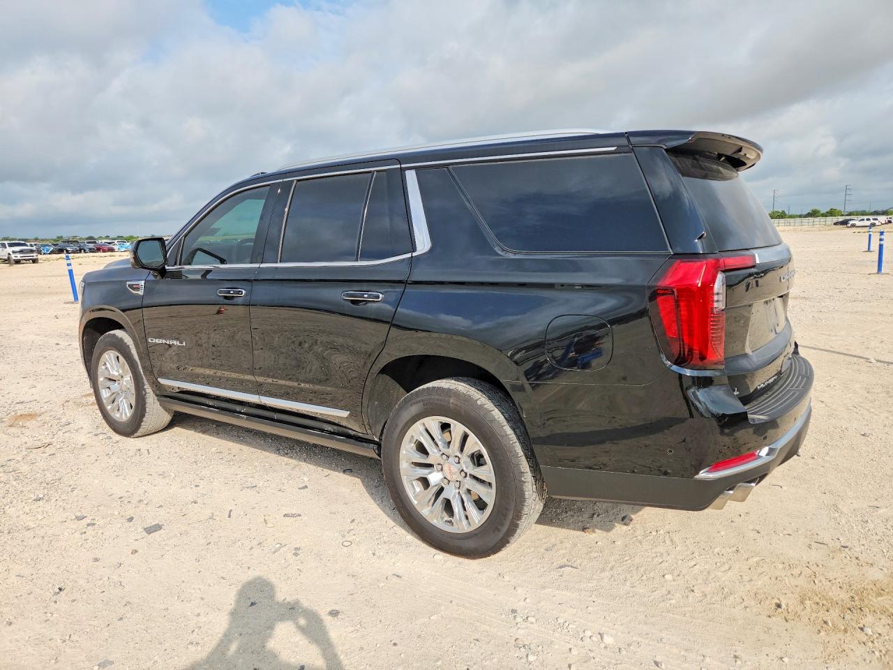 2025 GMC YUKON DENALI — снимка 2