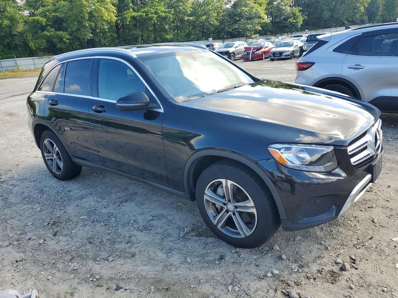 2017 MERCEDES-BENZ GLC 300 4MATIC — снимка 4
