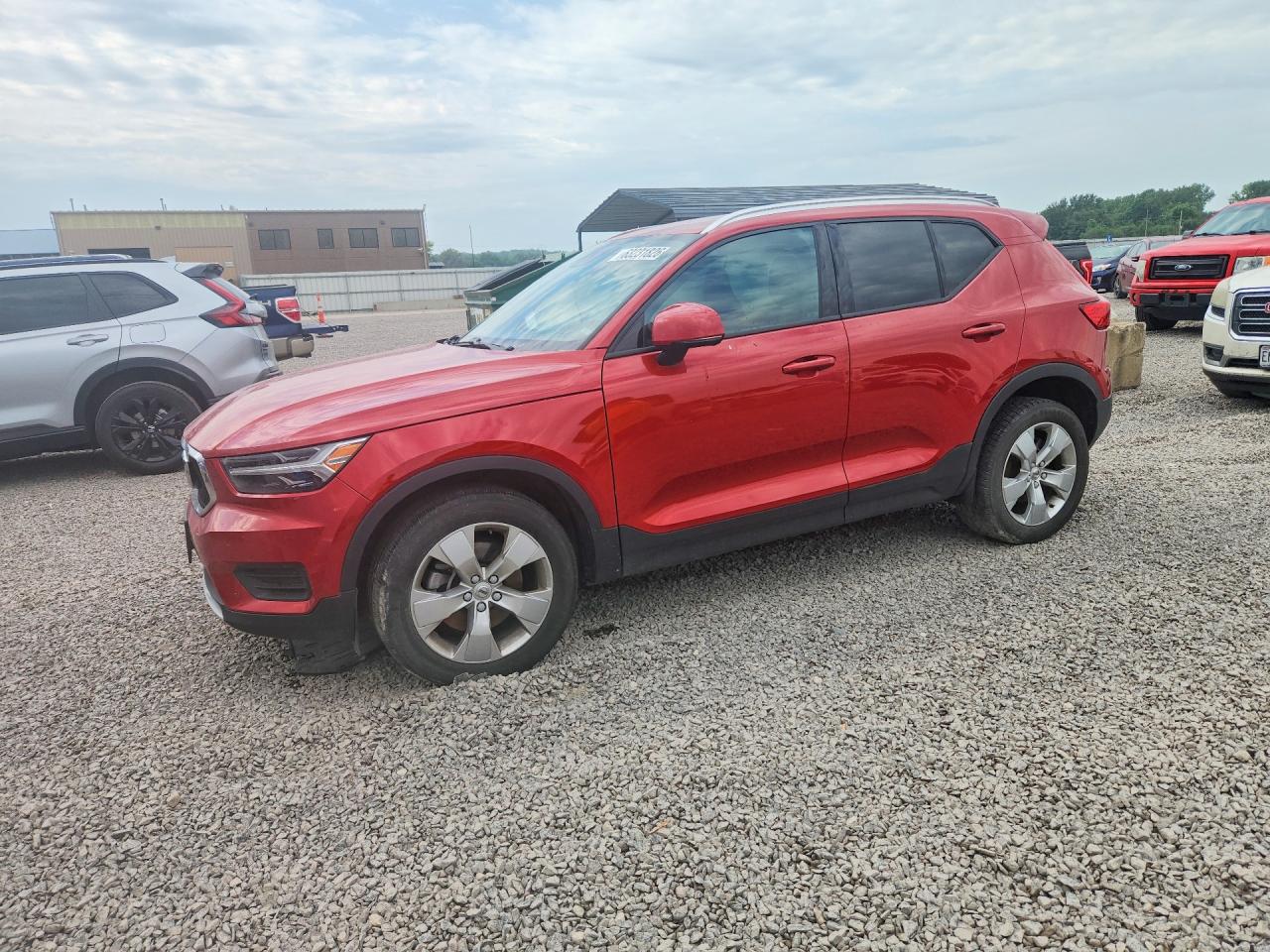 2022 VOLVO XC40 T4 MOMENTUM