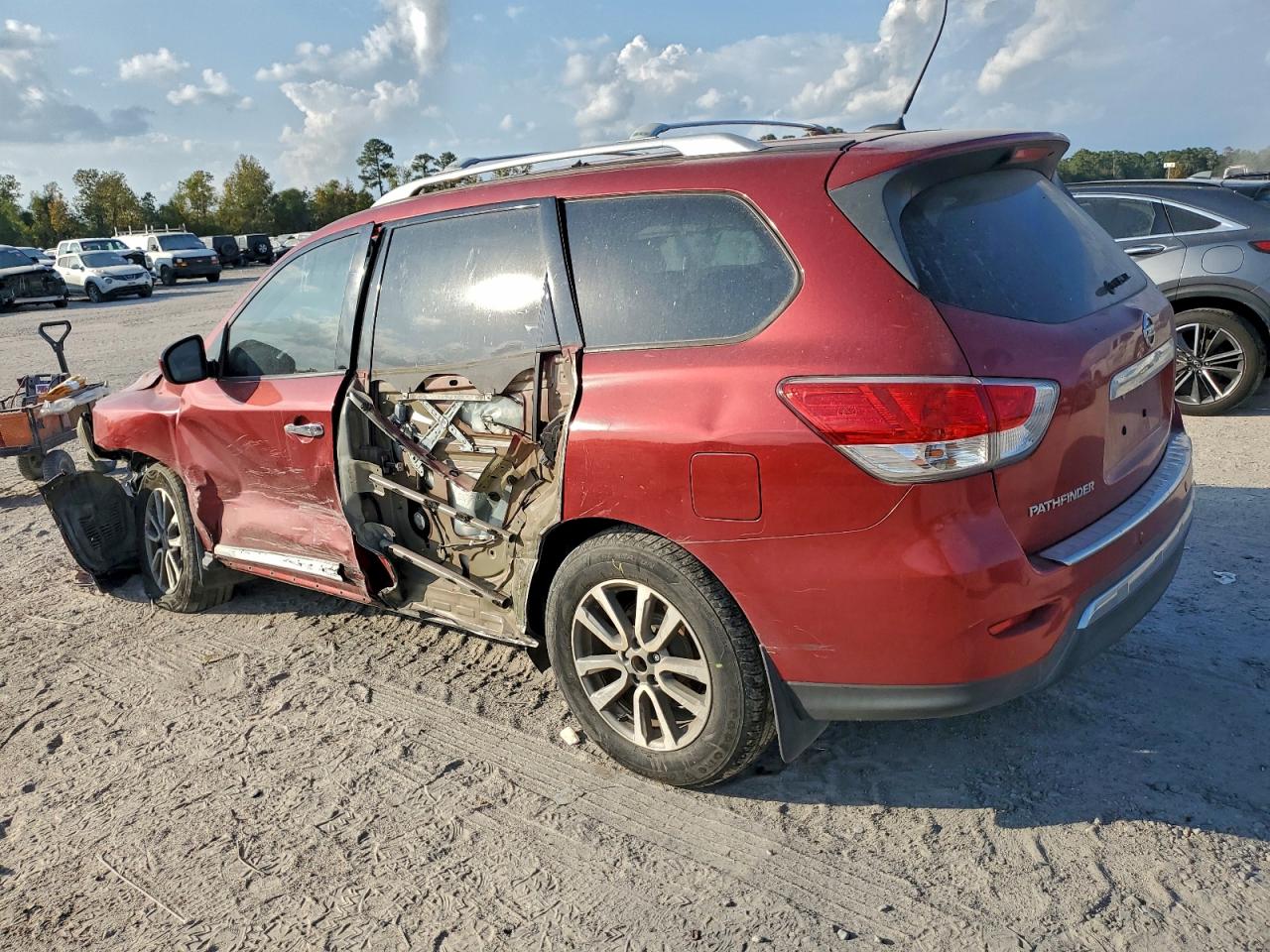 2015 NISSAN PATHFINDER S — снимка 2