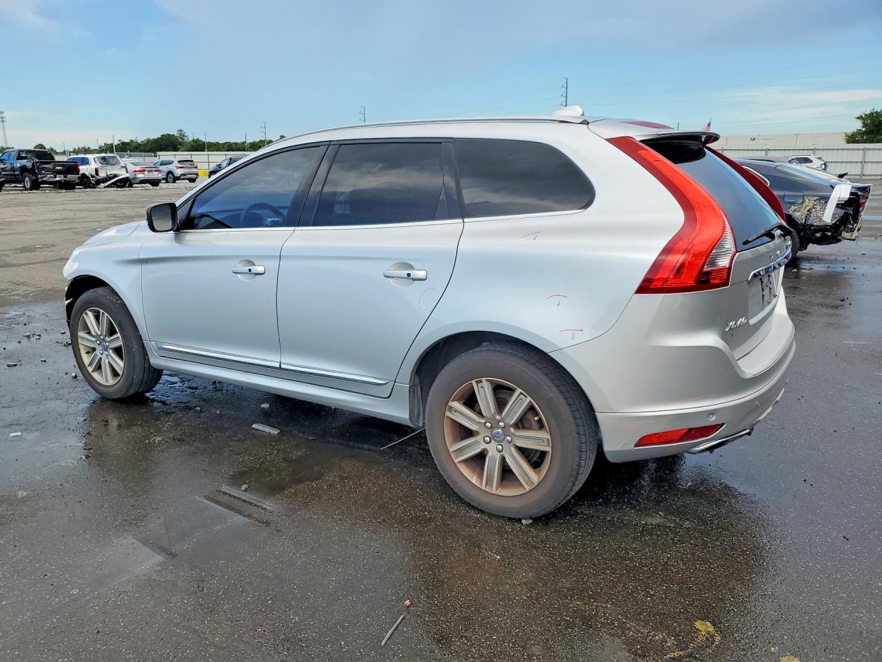 2016 VOLVO XC60 T6 PLATINUM — снимка 2