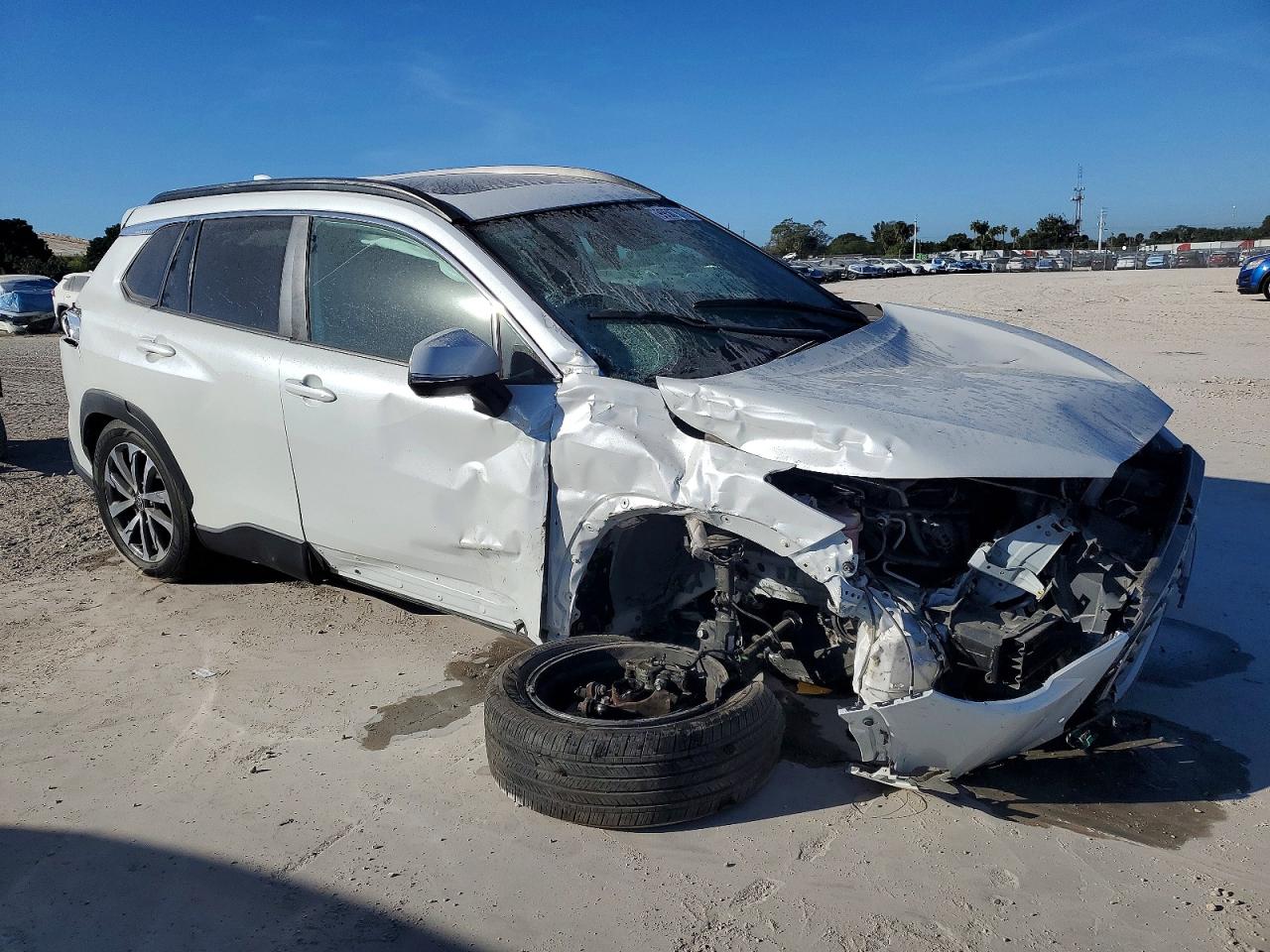 2022 TOYOTA COROLLA CROSS XLE — снимка 4