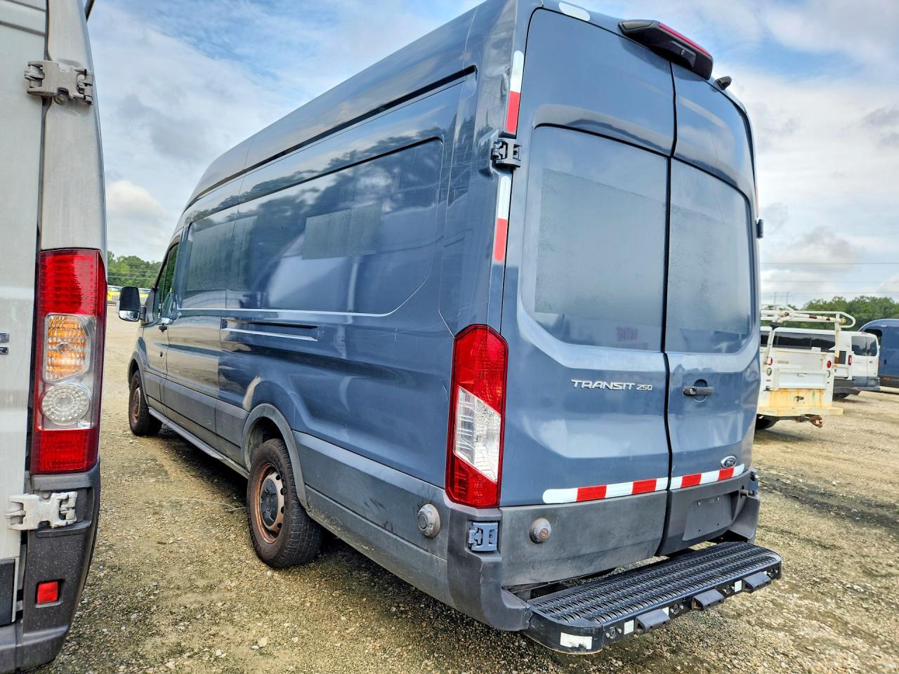2020 FORD TRANSIT T-250 — снимка 2