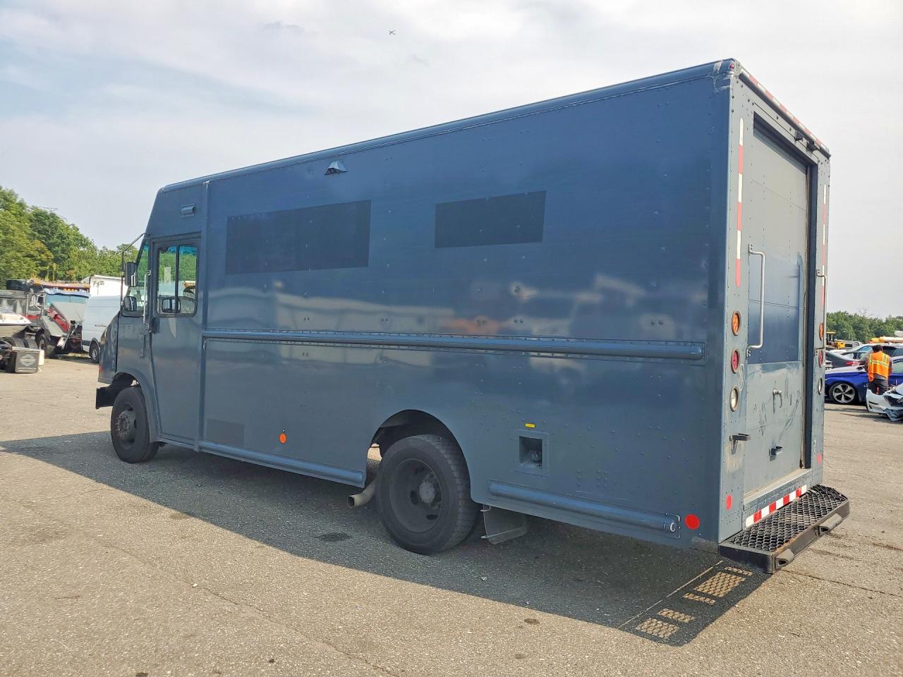 2021 FORD F59 — снимка 2