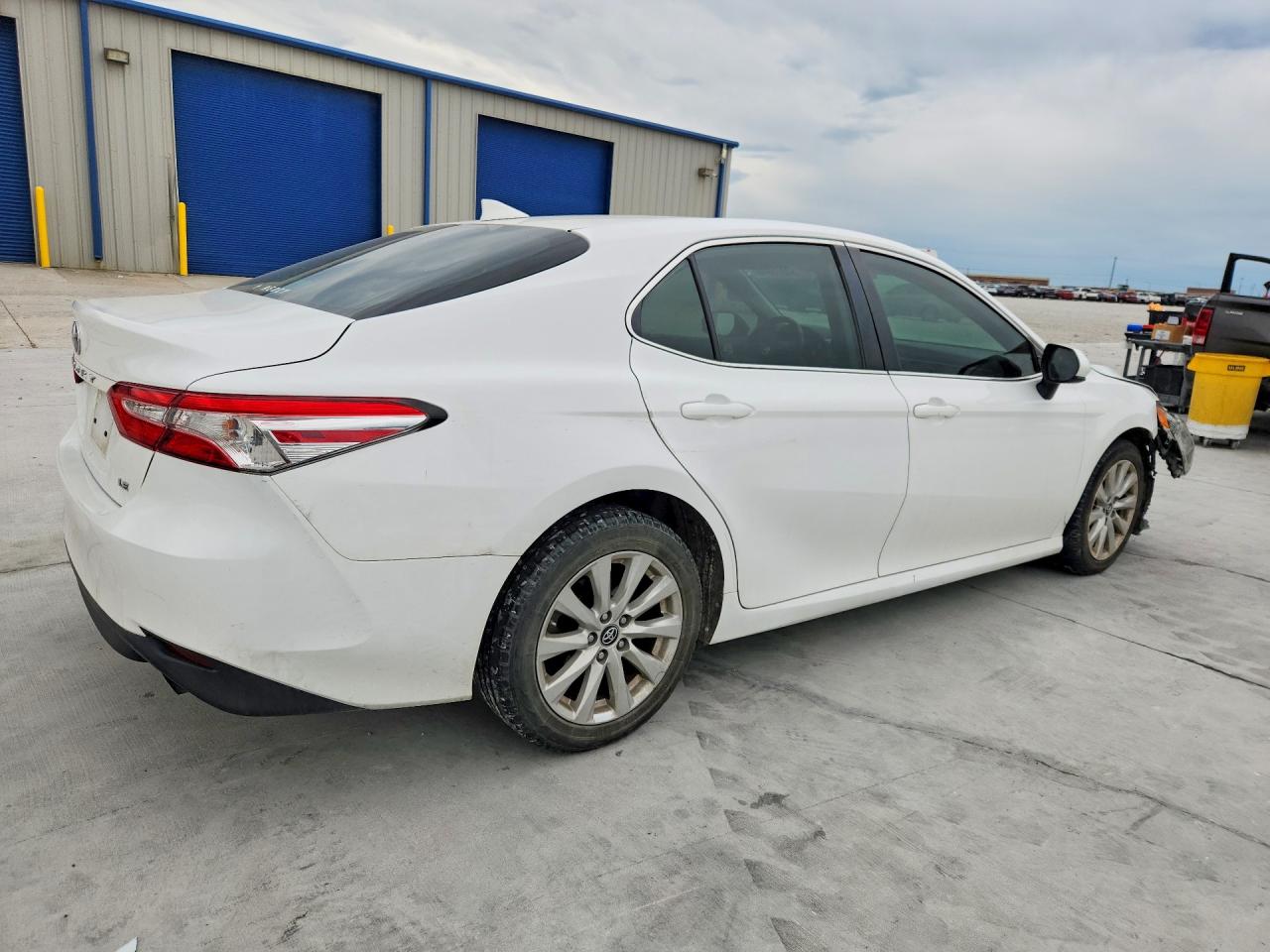 2019 TOYOTA CAMRY LE — снимка 3