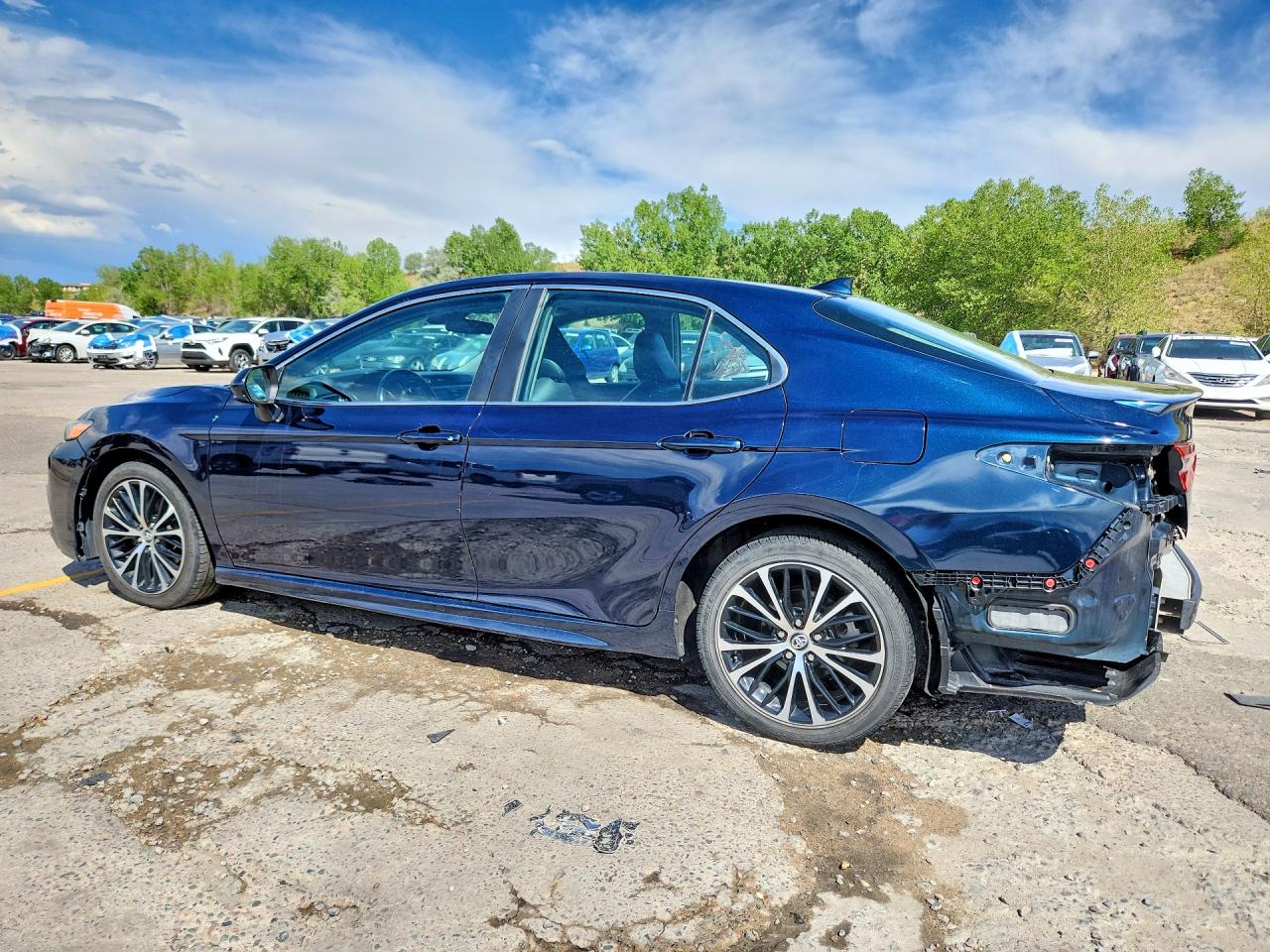 2020 TOYOTA CAMRY SE — снимка 2