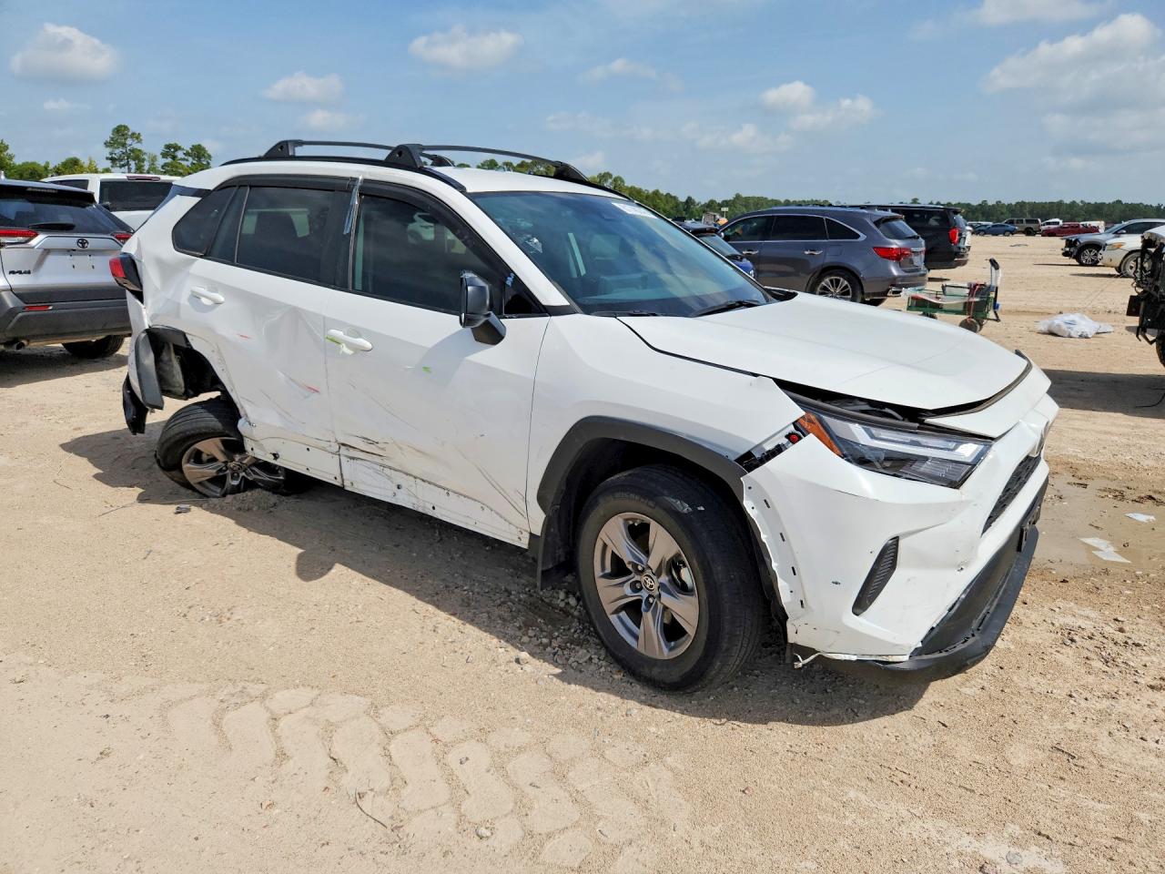 2023 TOYOTA RAV4 LE — снимка 4