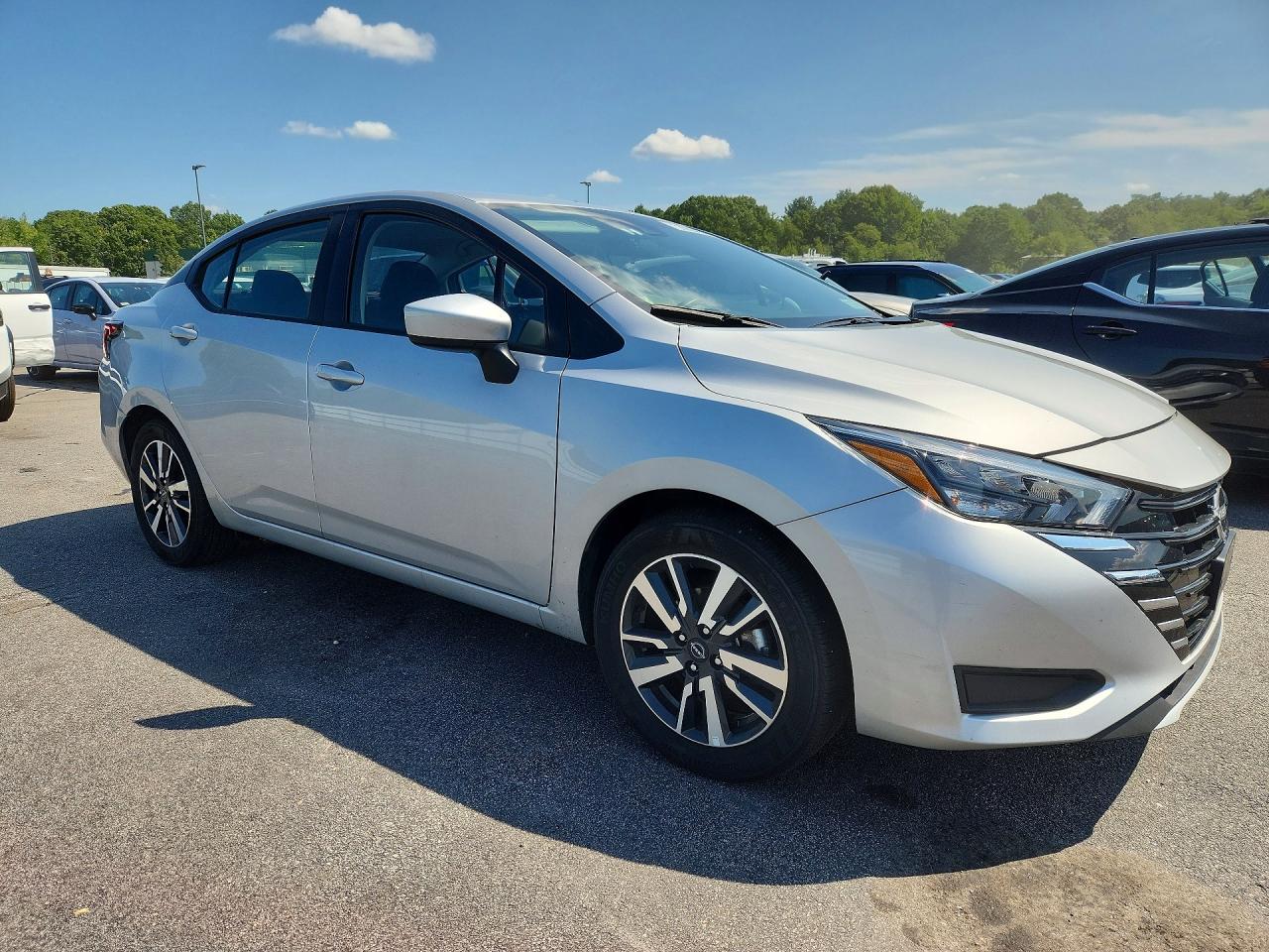2025 NISSAN VERSA SV — снимка 4