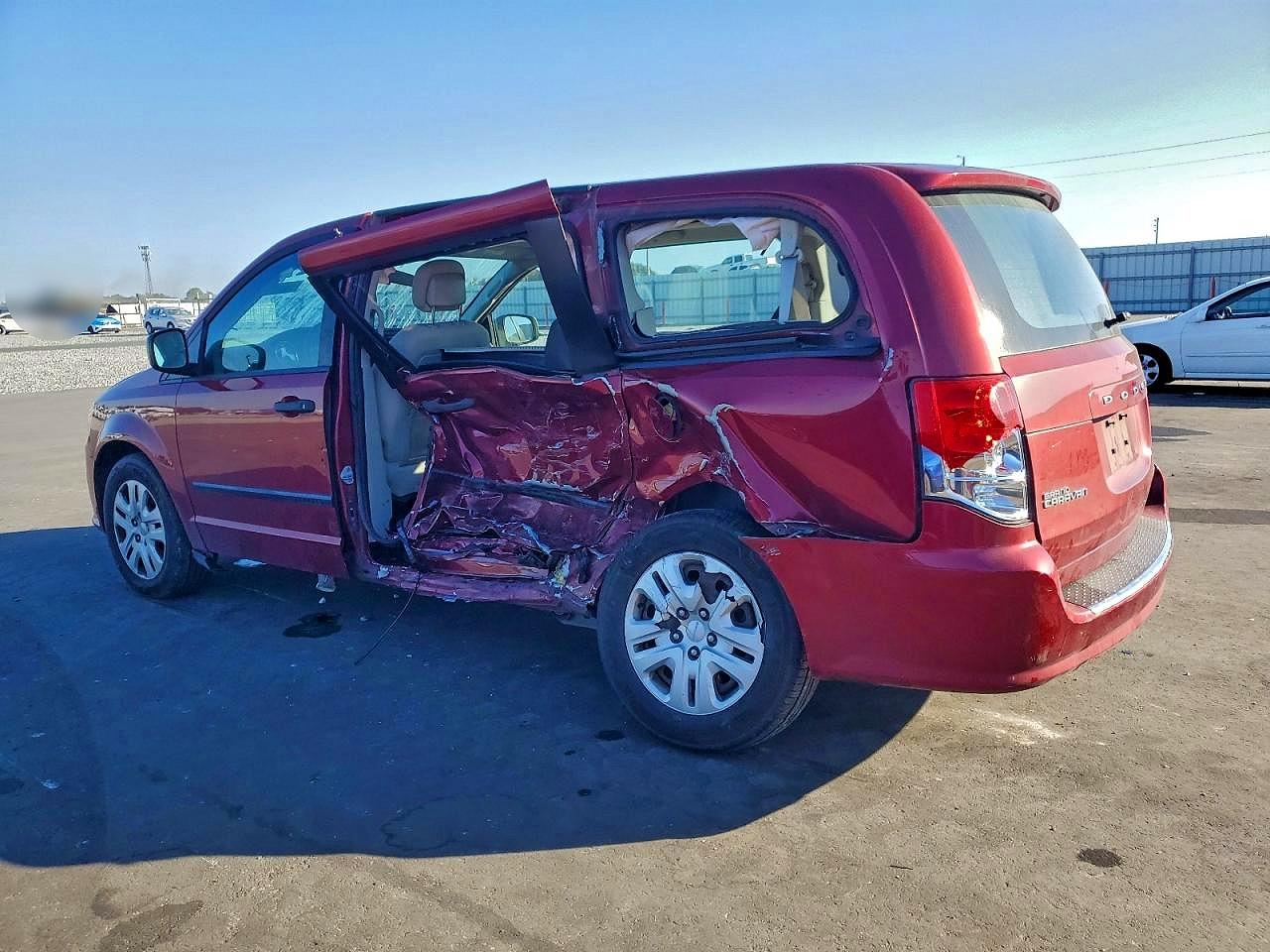 2015 DODGE GRAND CARAVAN SE — снимка 2