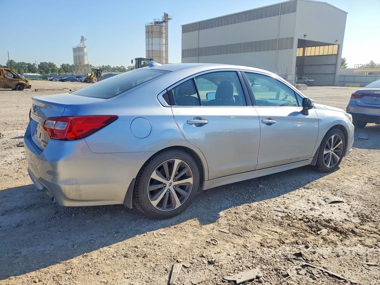 2017 SUBARU LEGACY 3.6R LIMITED — снимка 3