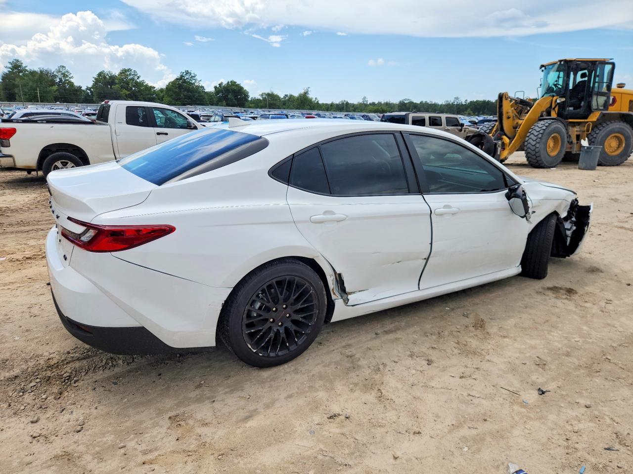 2025 TOYOTA CAMRY LE — снимка 3