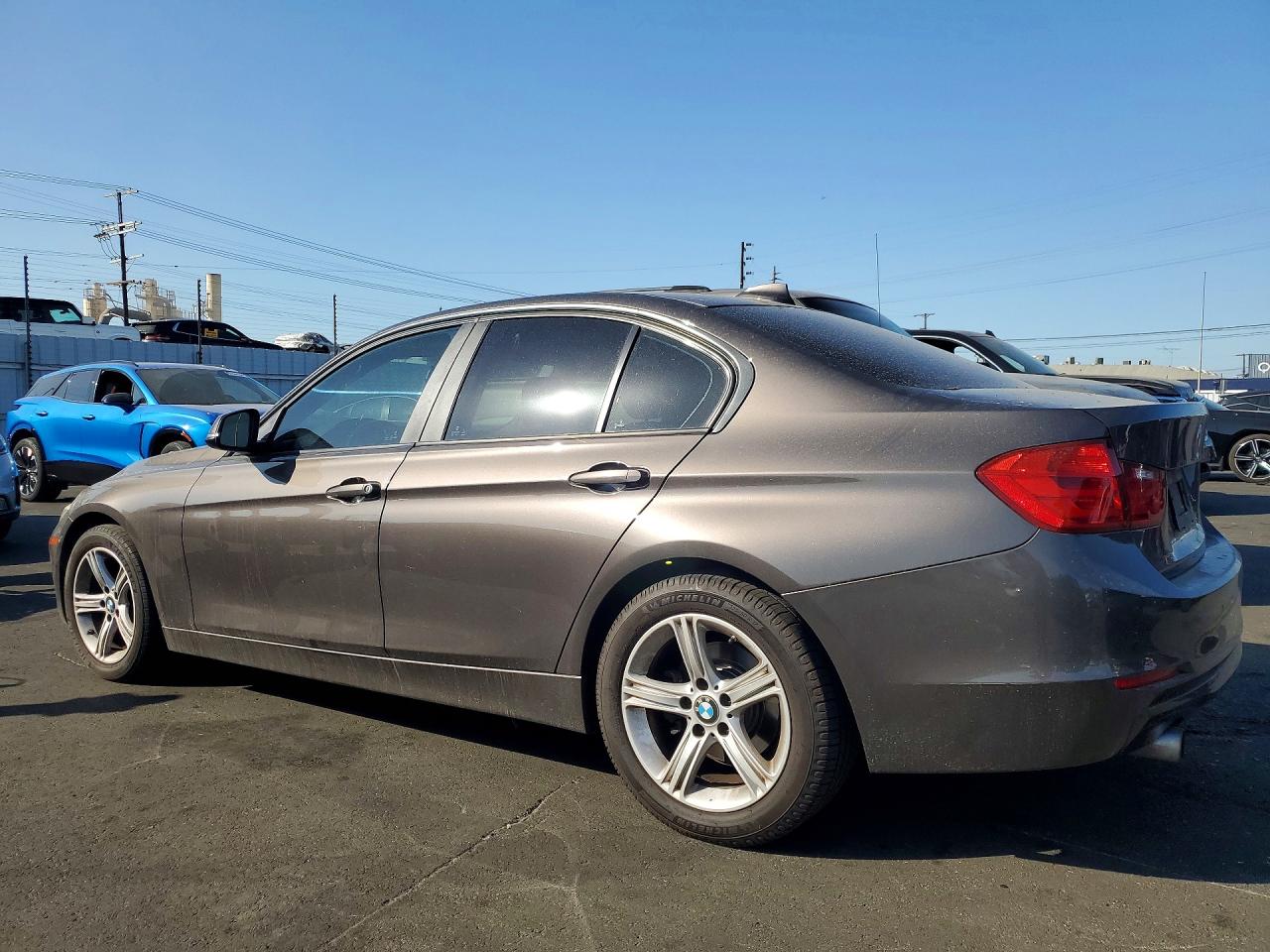 2015 BMW 320 I — снимка 2