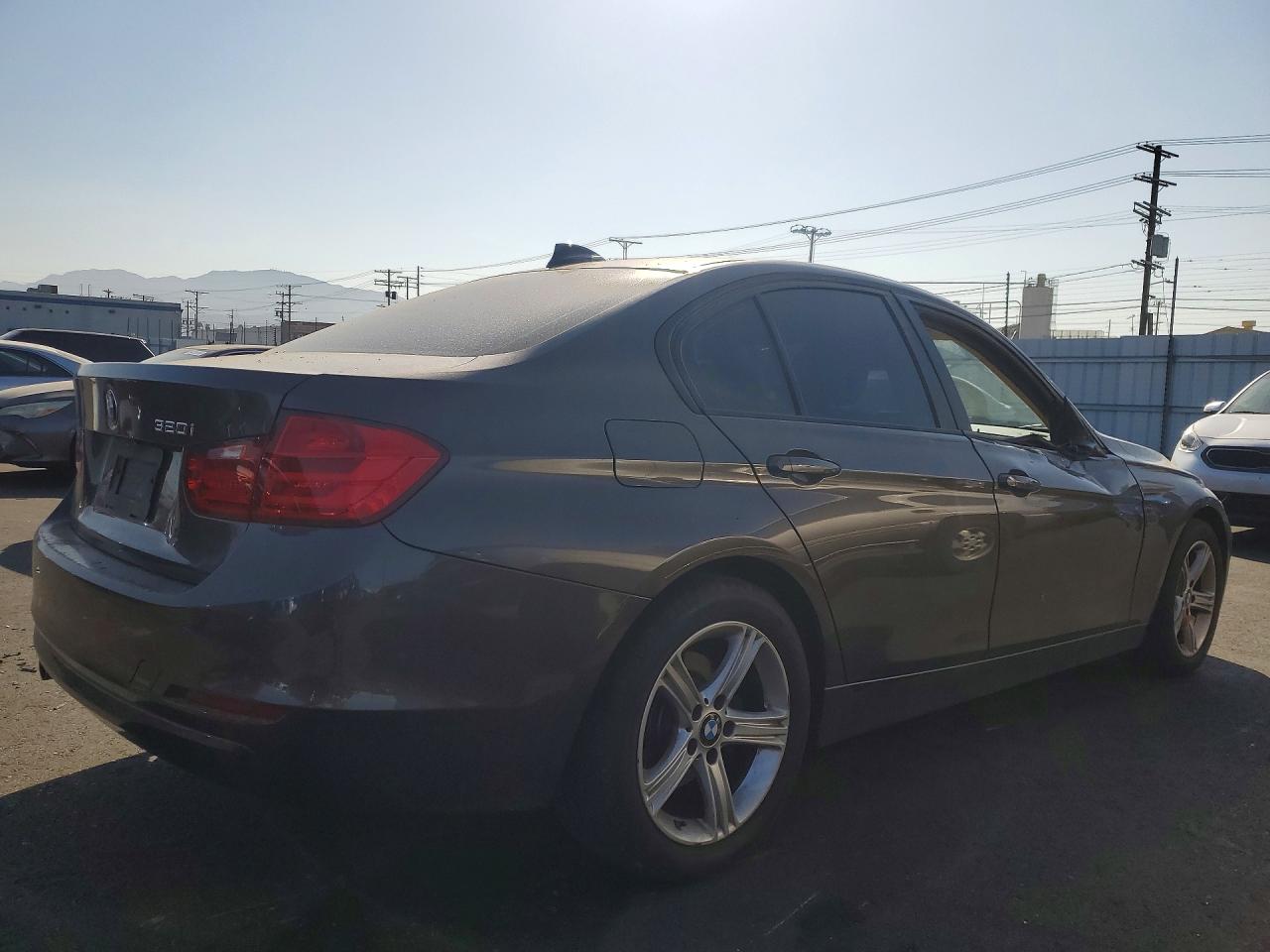 2015 BMW 320 I — снимка 3