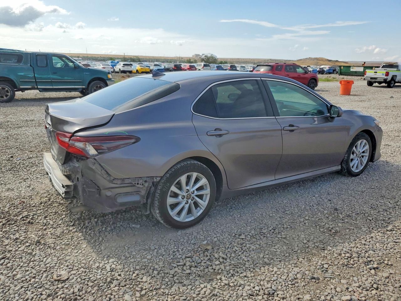 2022 TOYOTA CAMRY LE — снимка 3