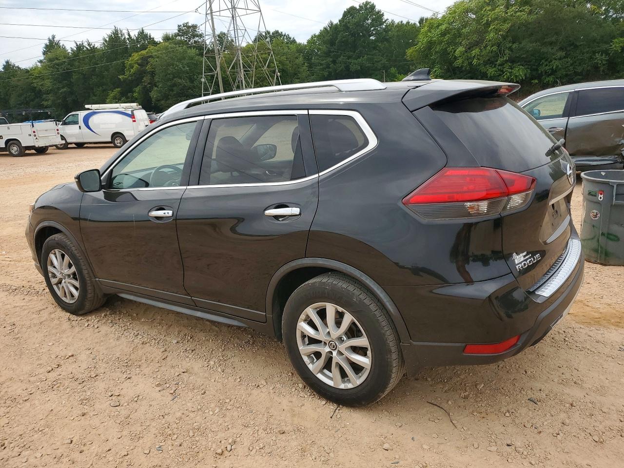 2017 NISSAN ROGUE SV — снимка 2