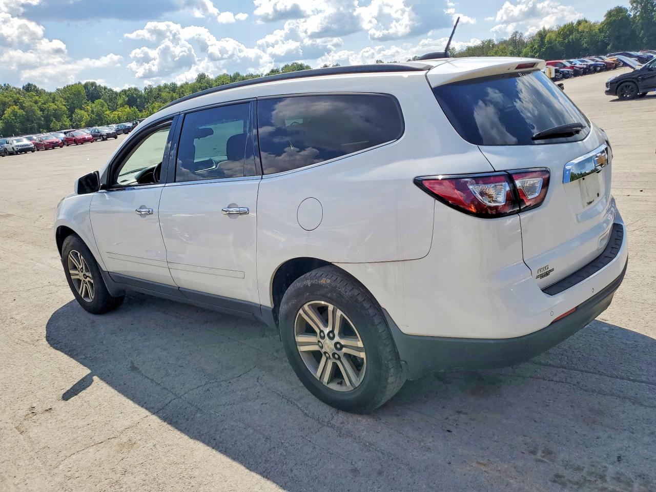 2016 CHEVROLET TRAVERSE LT — снимка 2
