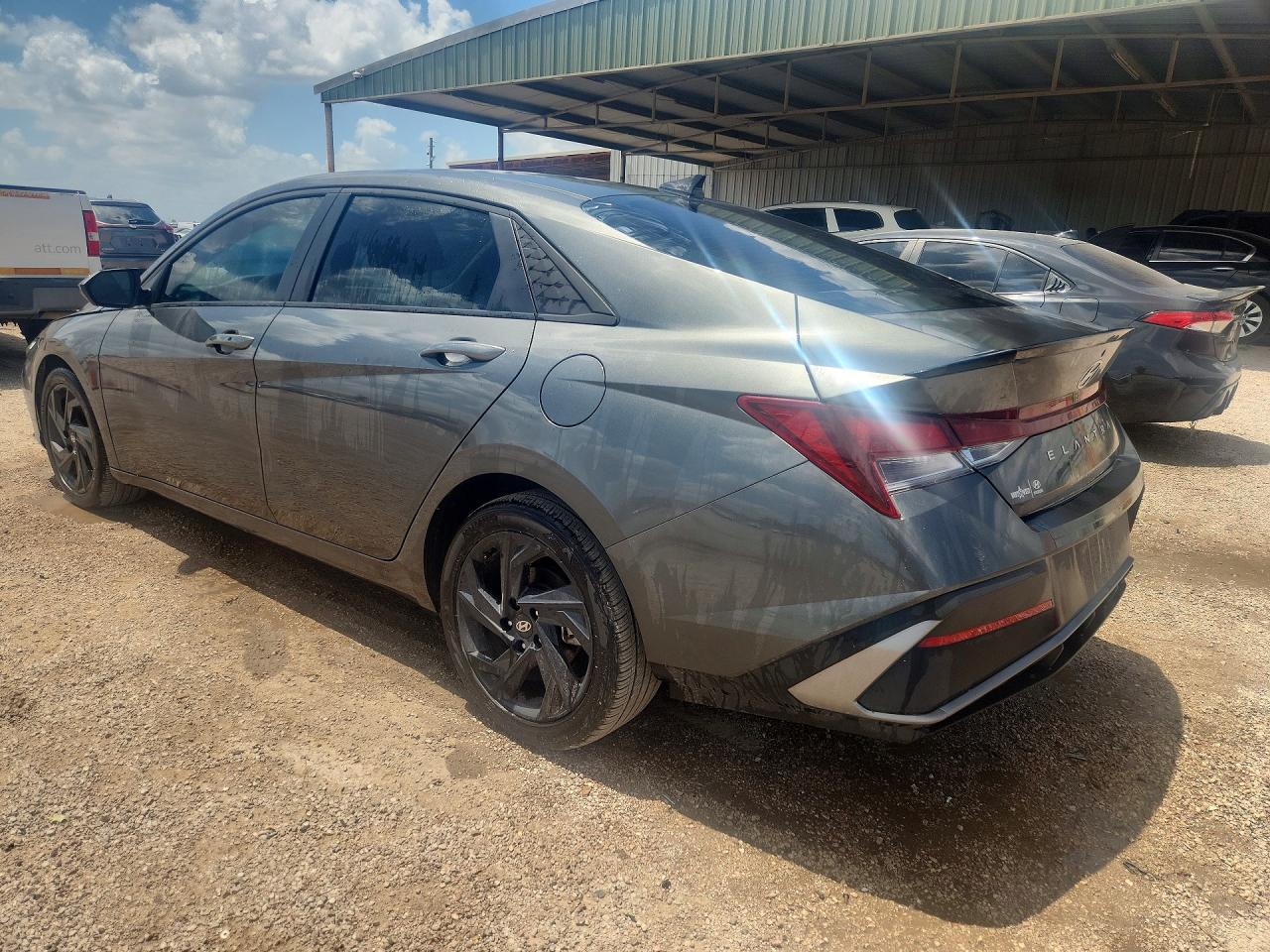2026 HYUNDAI ELANTRA SEL SPORT — снимка 2