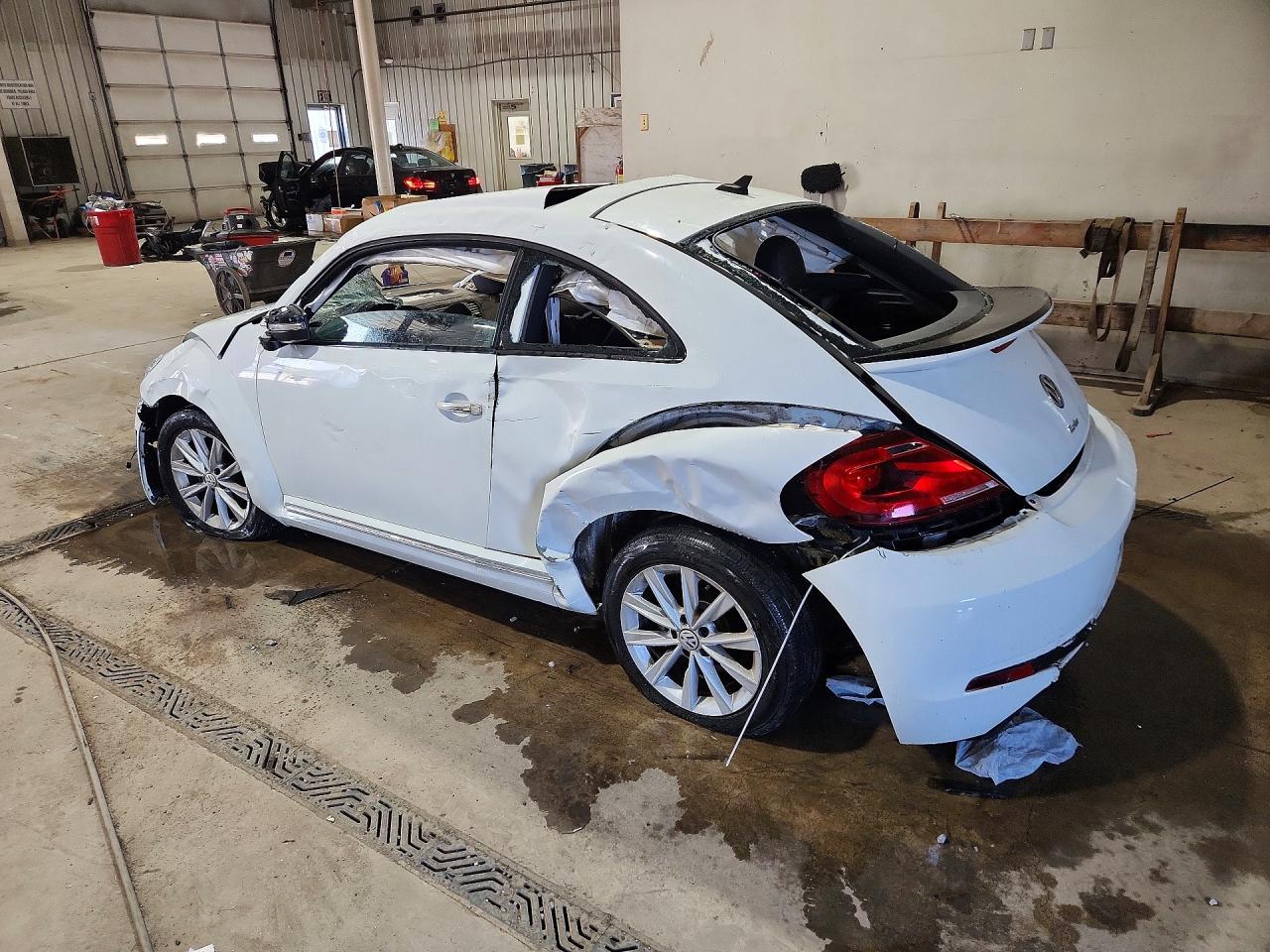 2018 VOLKSWAGEN BEETLE S — снимка 2