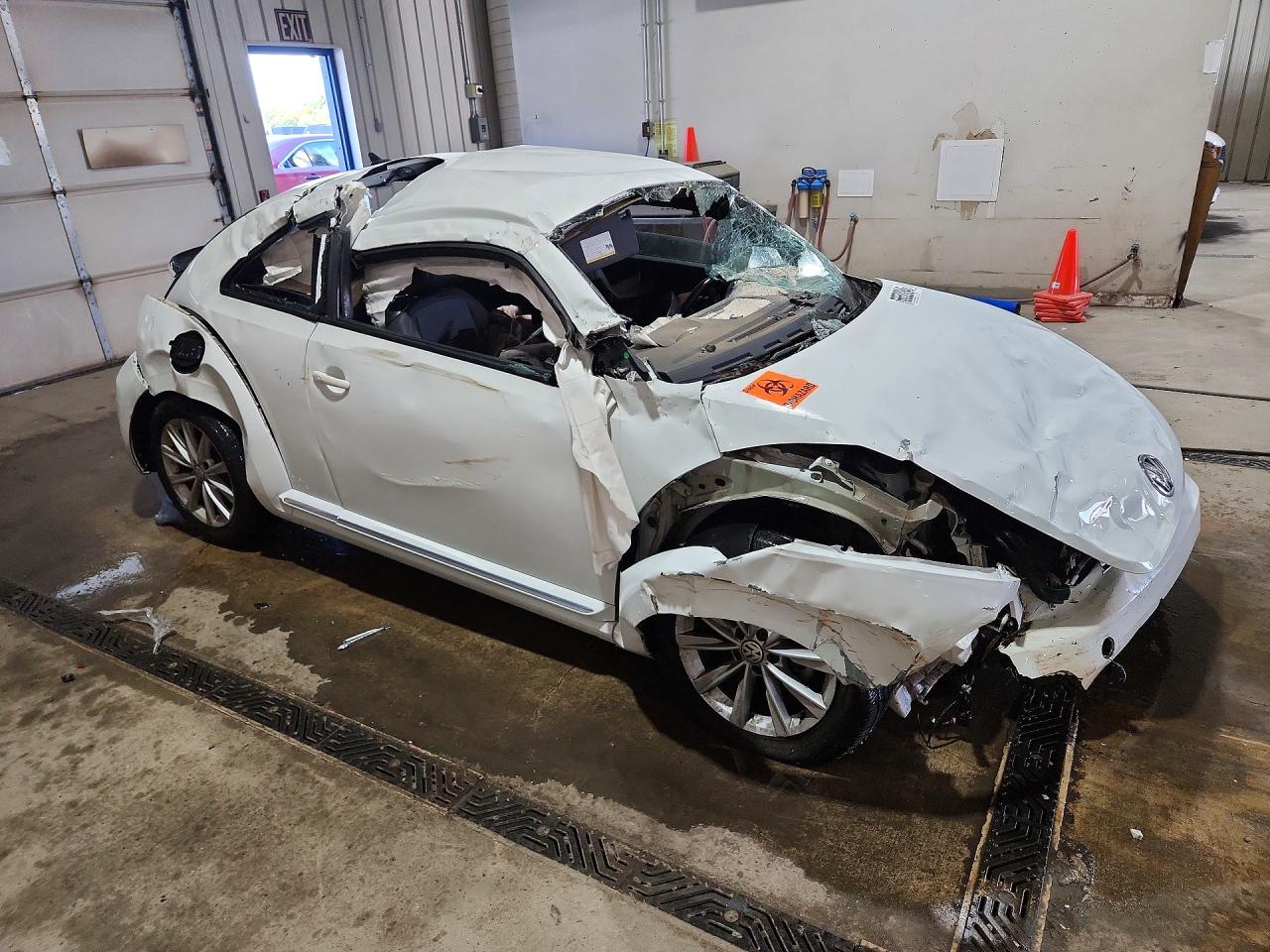 2018 VOLKSWAGEN BEETLE S — снимка 4