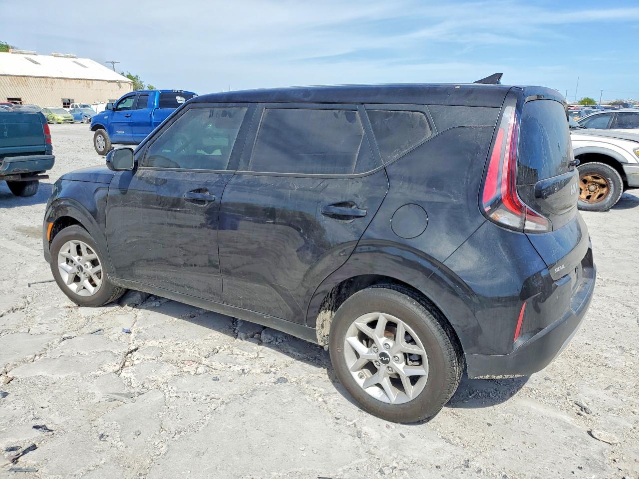 2025 KIA SOUL LX — снимка 2