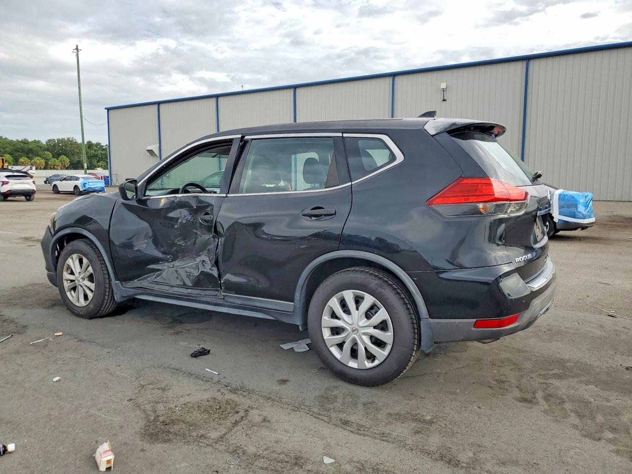 2017 NISSAN ROGUE S — снимка 2