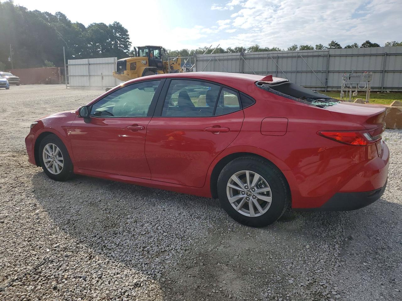 2026 TOYOTA CAMRY LE — снимка 2