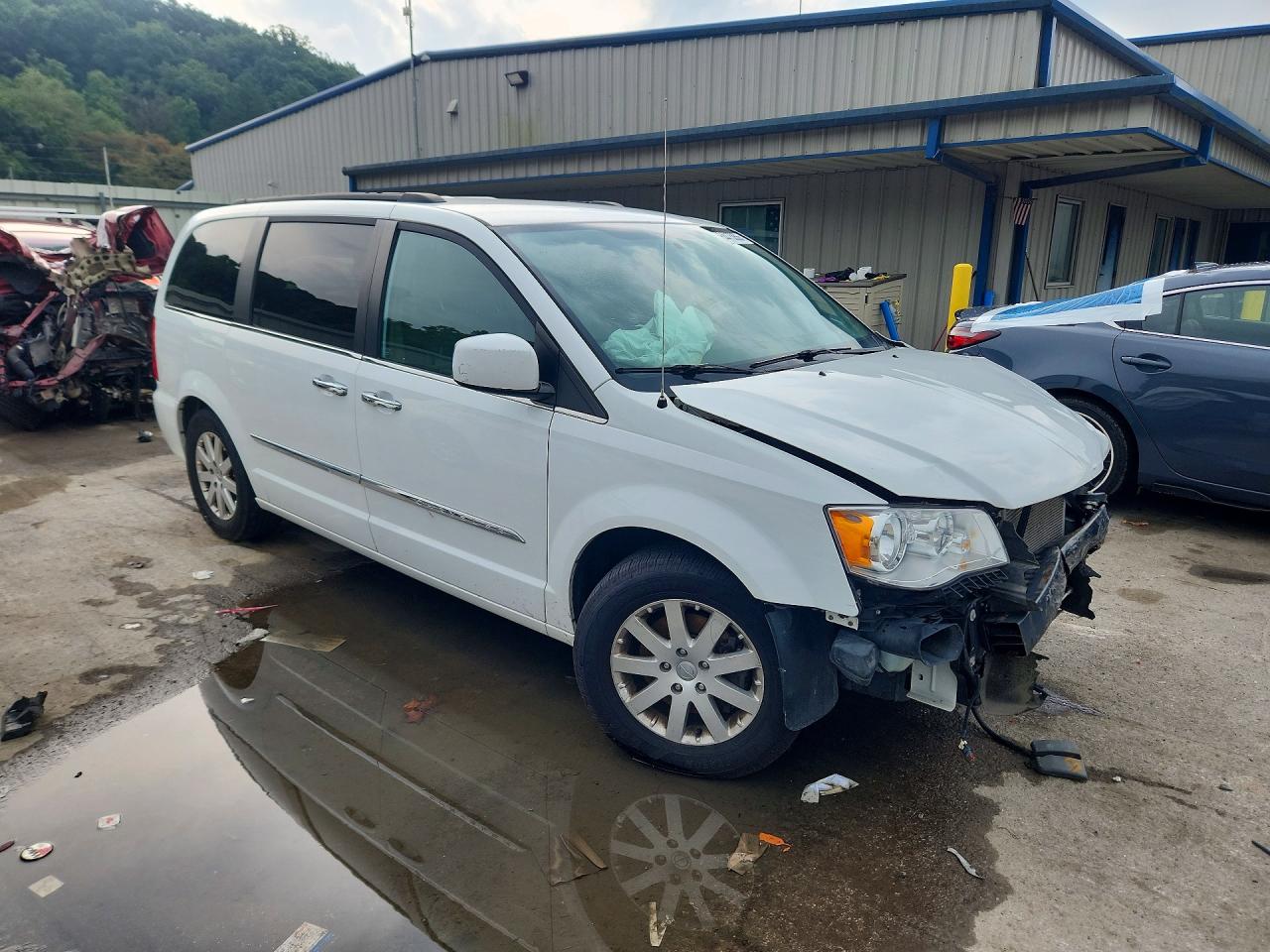 2015 CHRYSLER TOWN & COUNTRY TOURING — снимка 4