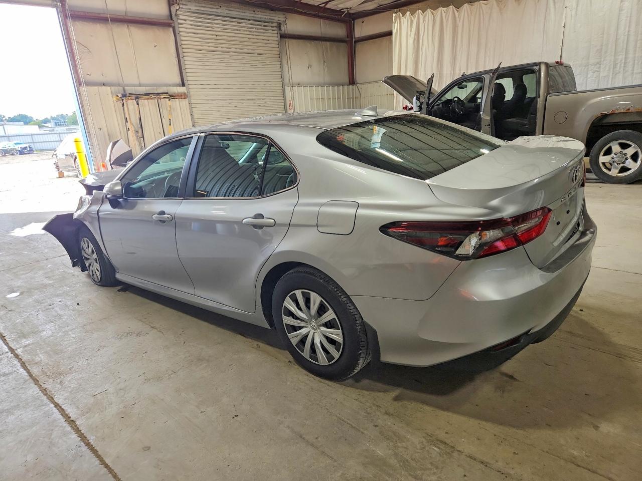 2022 TOYOTA CAMRY LE — снимка 2