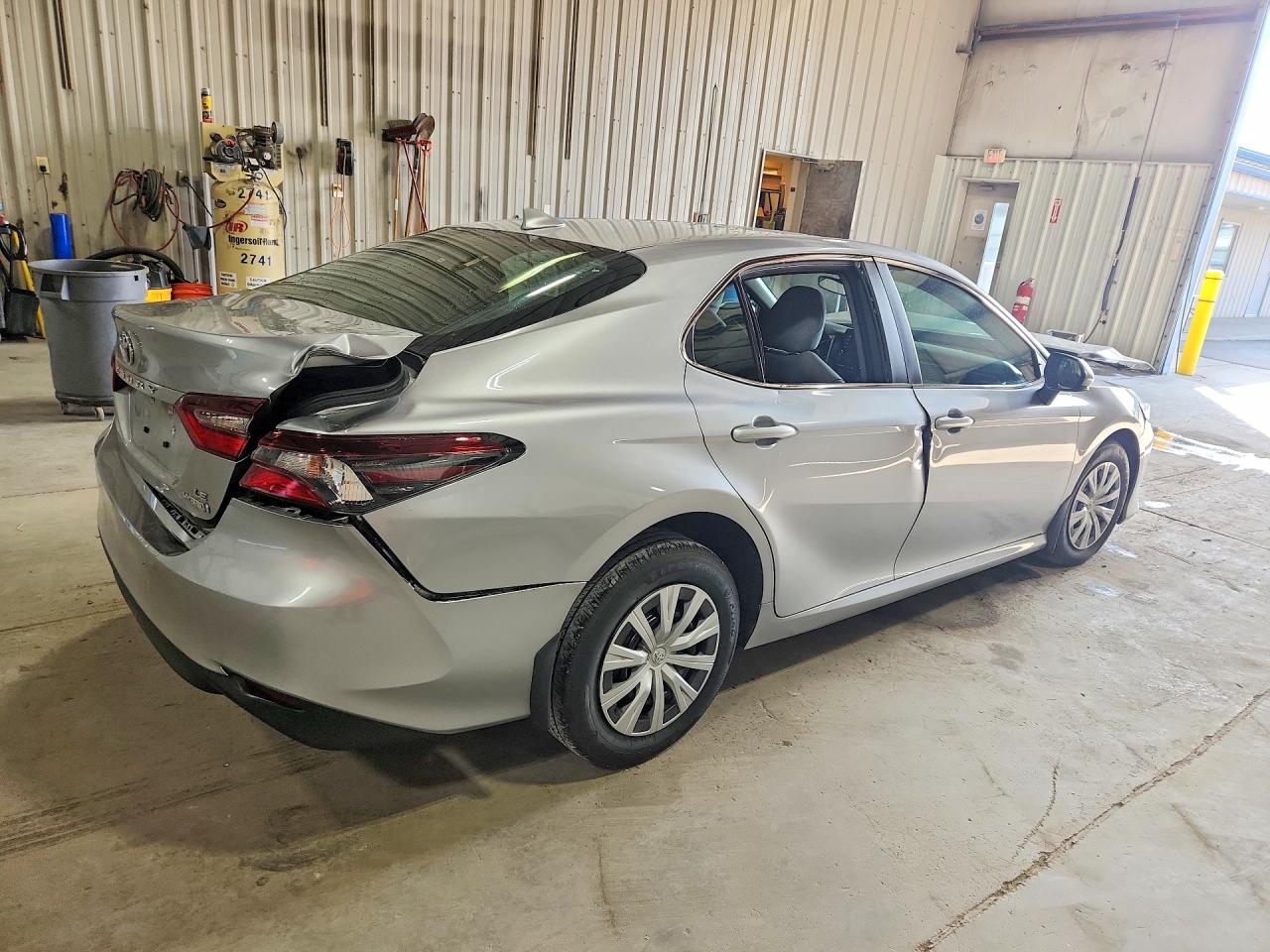 2022 TOYOTA CAMRY LE — снимка 3