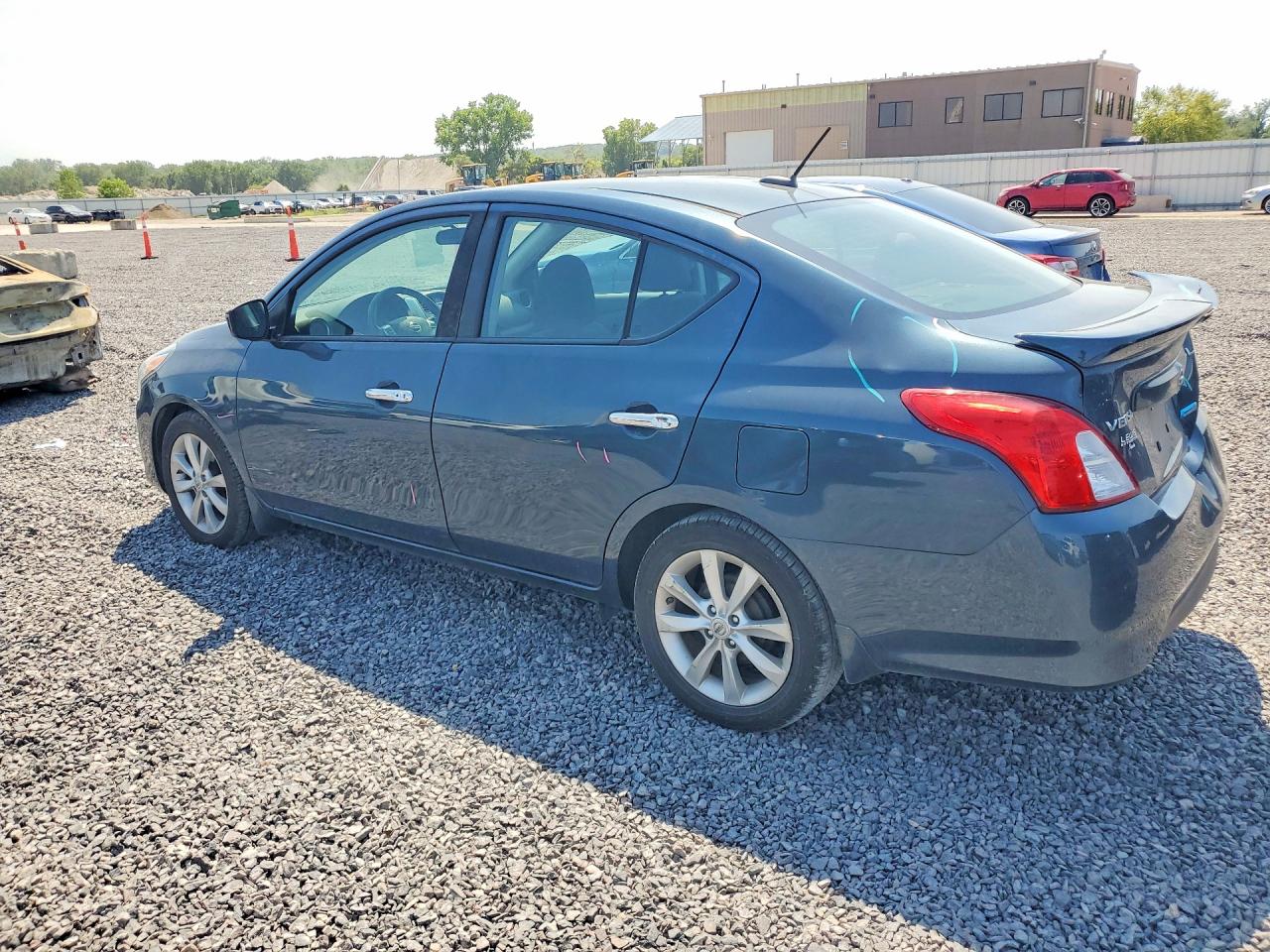 2016 NISSAN VERSA 1.6 SL — снимка 2