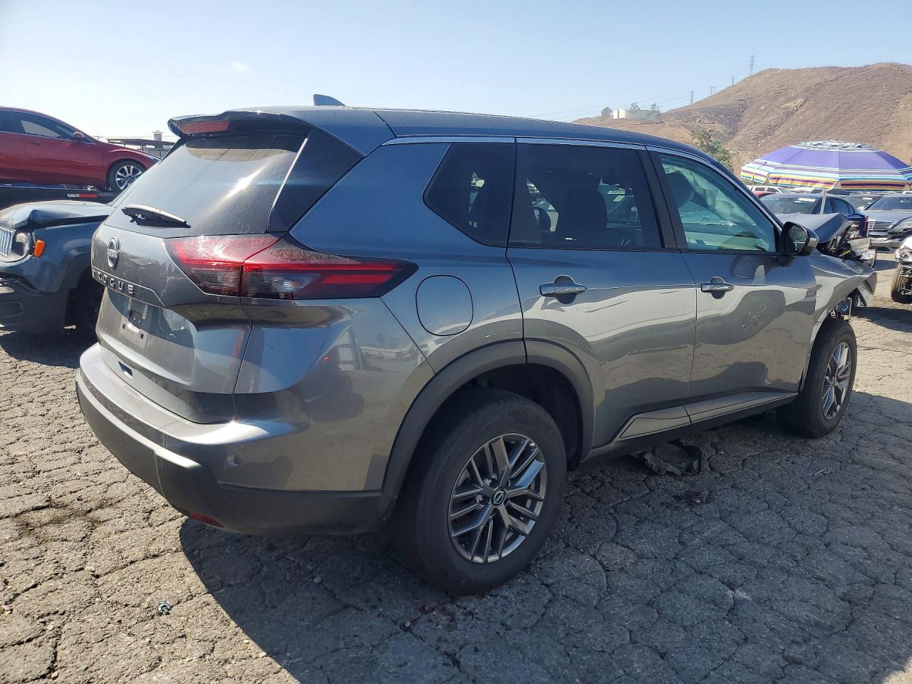 2026 NISSAN ROGUE SV — photo 3