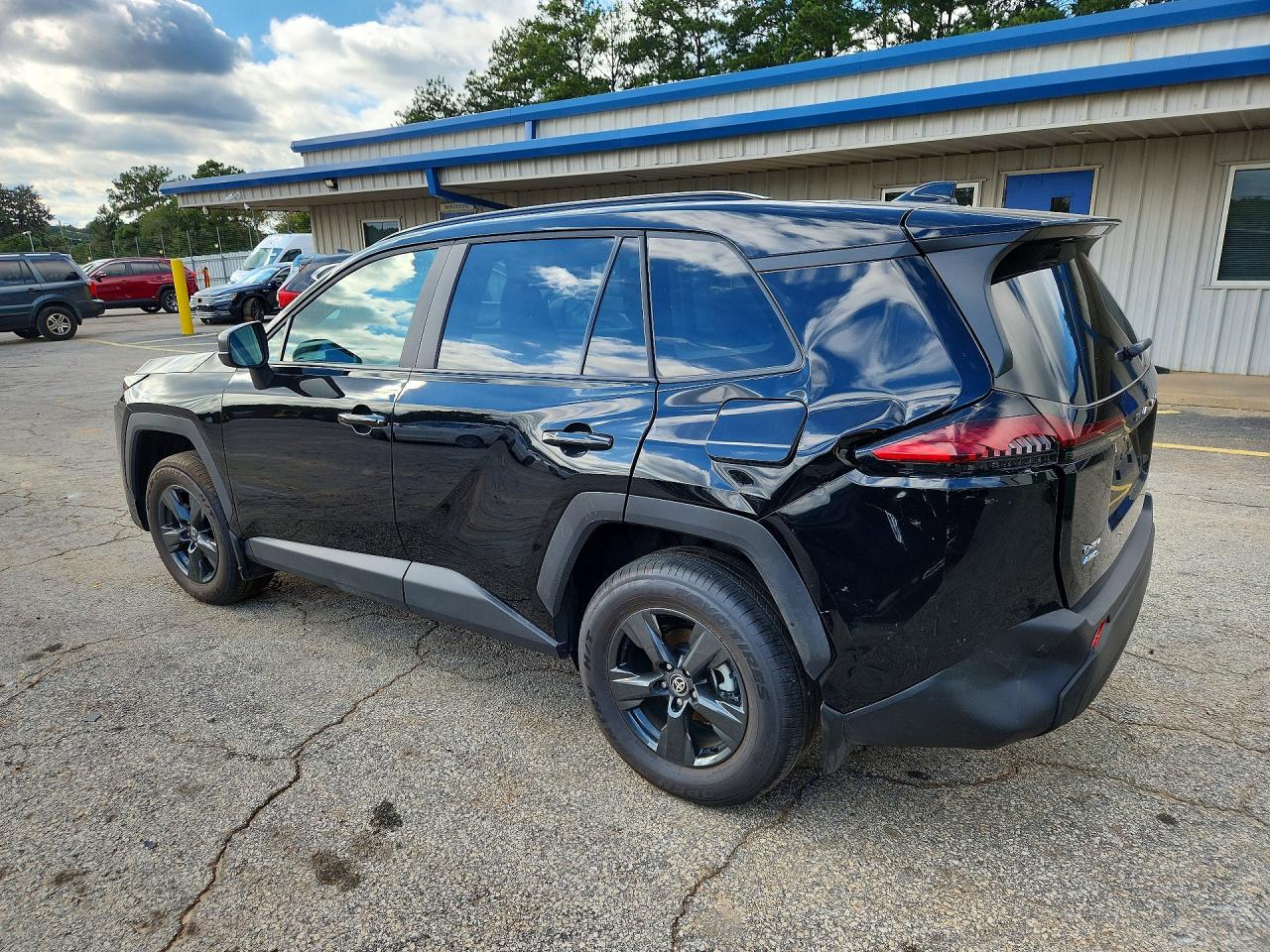 2026 TOYOTA RAV4 LE — снимка 2