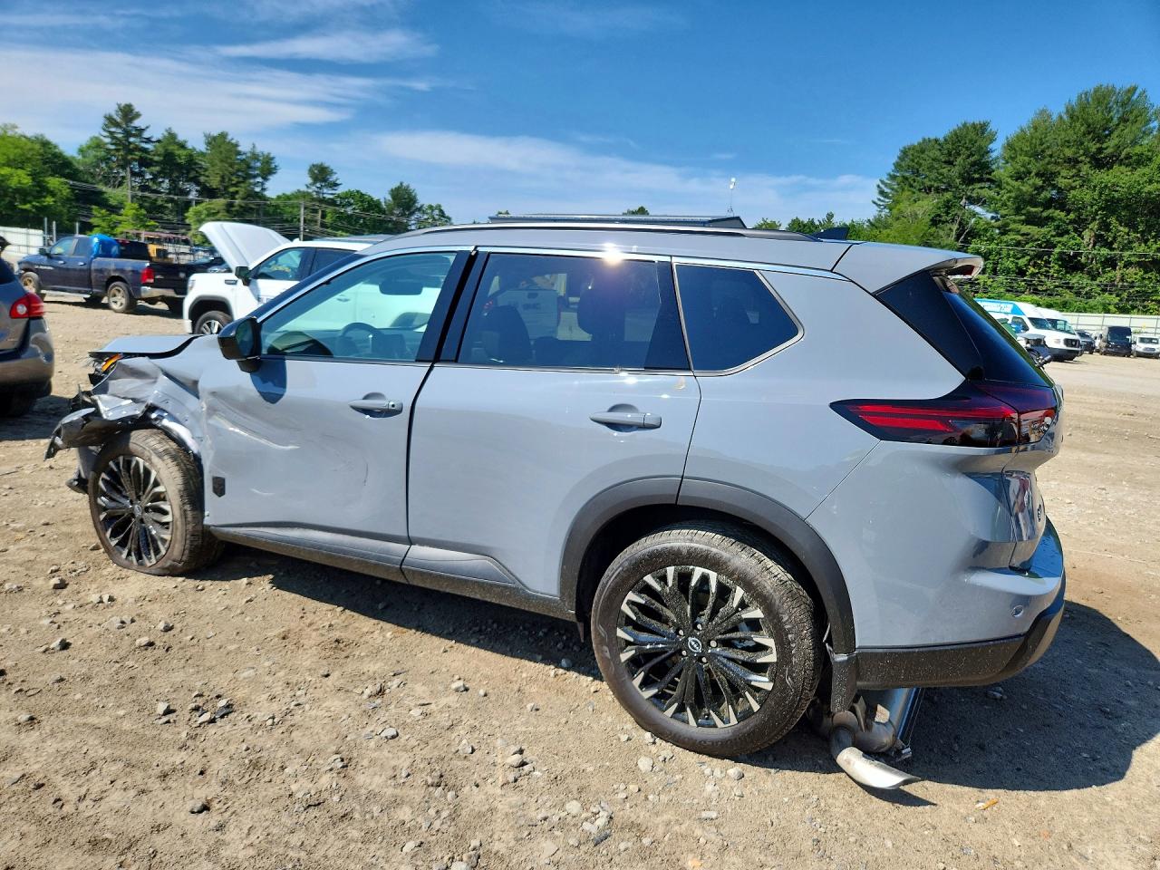 2026 NISSAN ROGUE DARK ARMOR — снимка 2