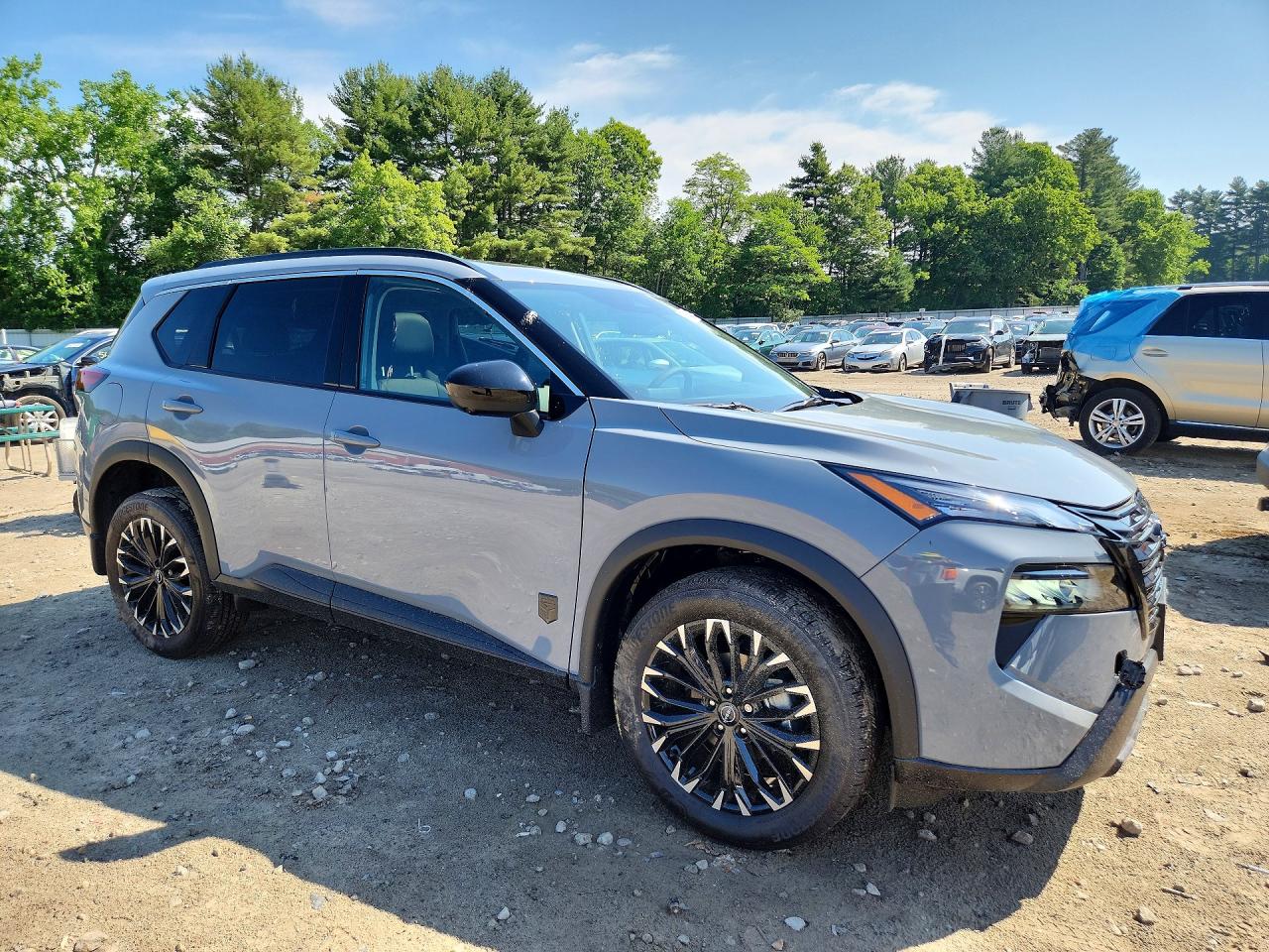 2026 NISSAN ROGUE DARK ARMOR — снимка 4