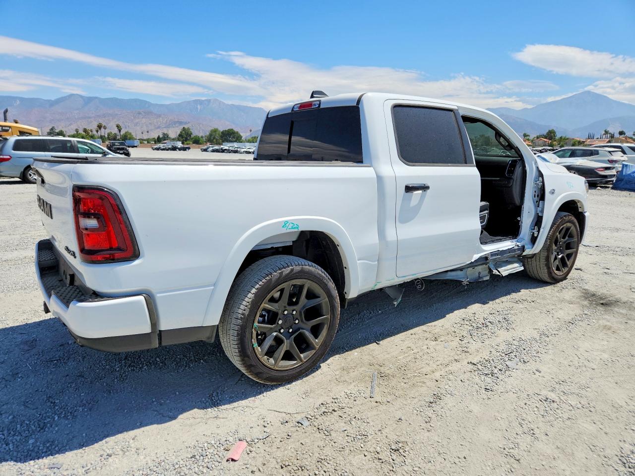 2026 RAM 1500 LARAMIE — снимка 3