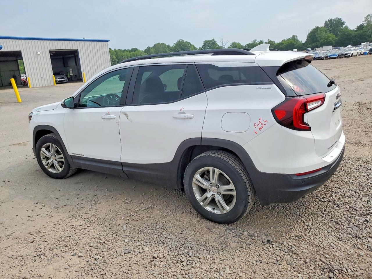 2022 GMC TERRAIN SLE — снимка 2