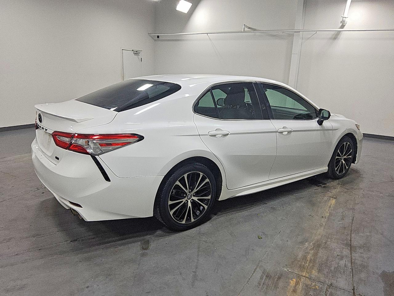 2018 TOYOTA CAMRY SE — снимка 3