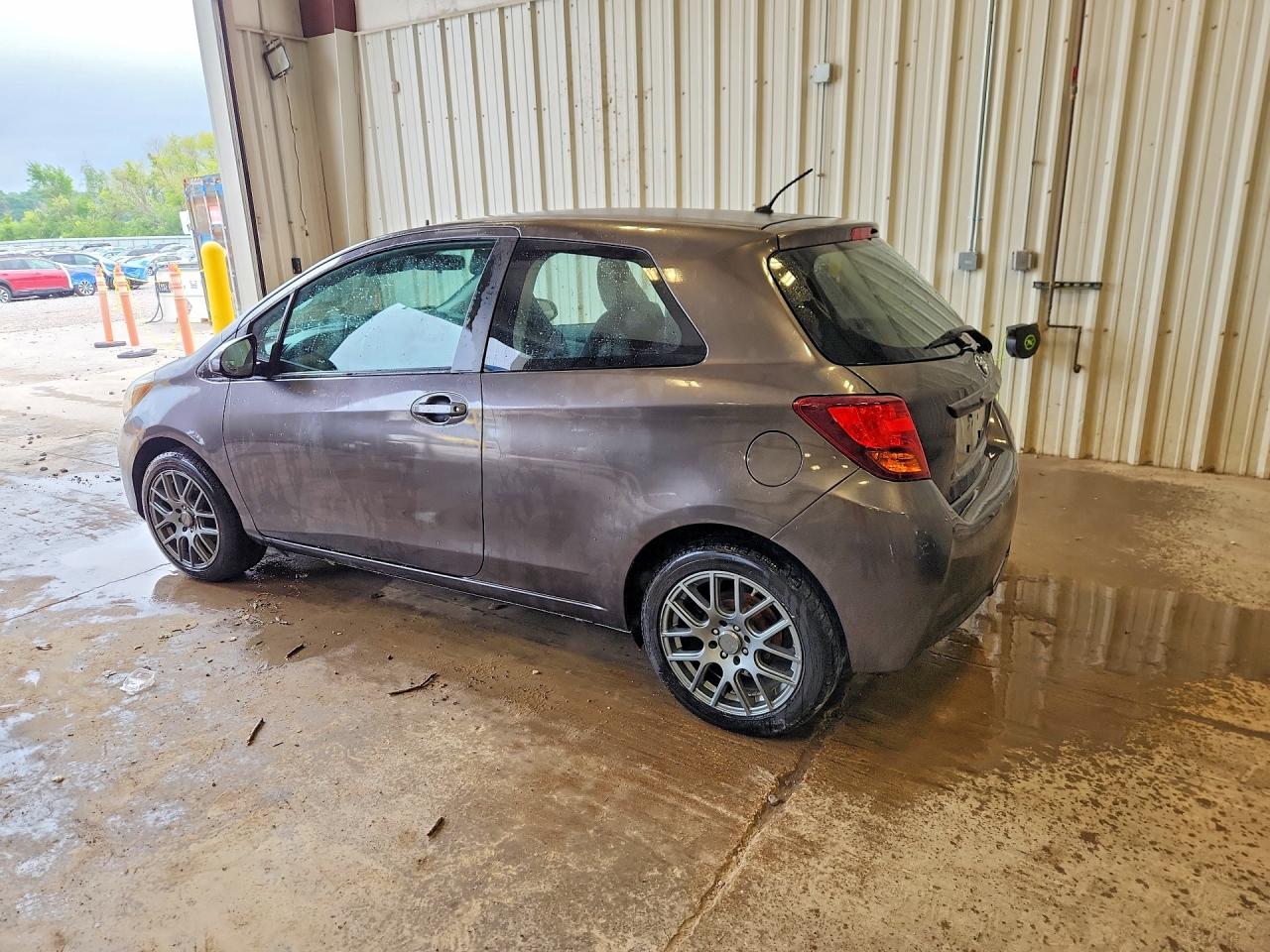 2015 TOYOTA YARIS 3-DOOR L — снимка 2