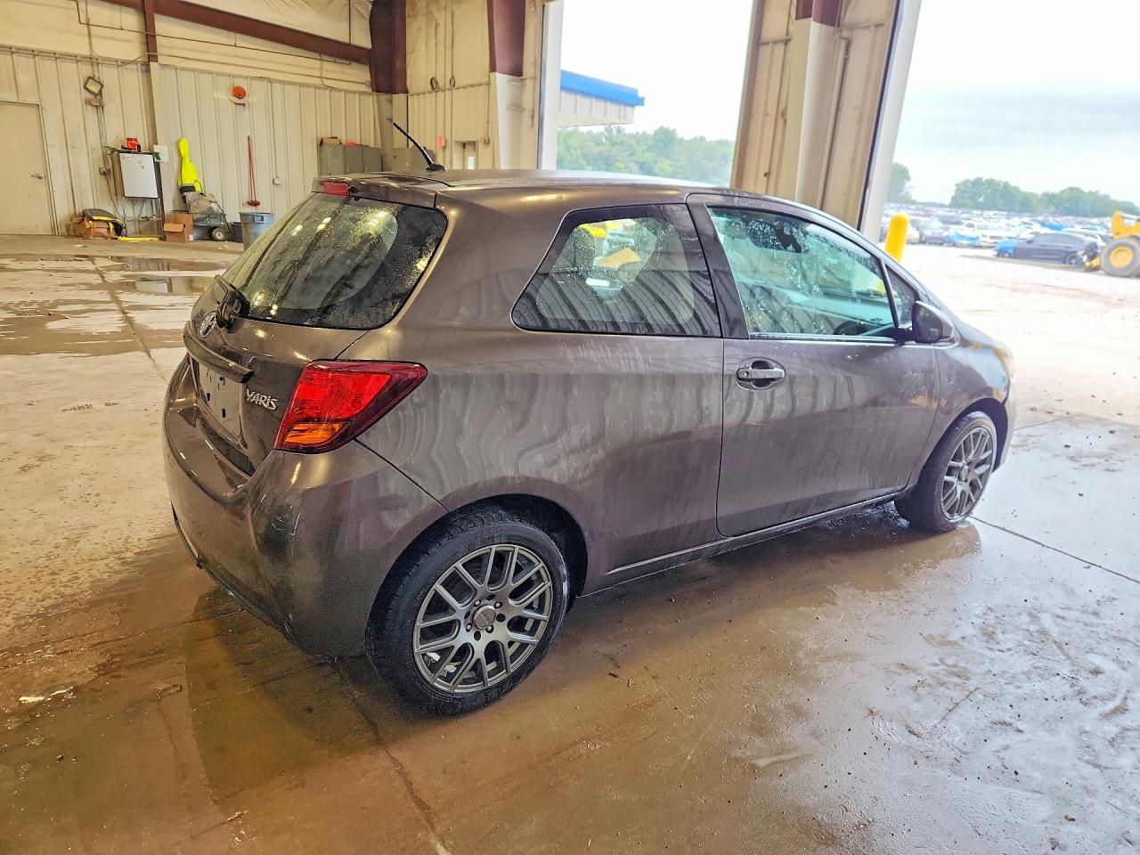 2015 TOYOTA YARIS 3-DOOR L — снимка 3