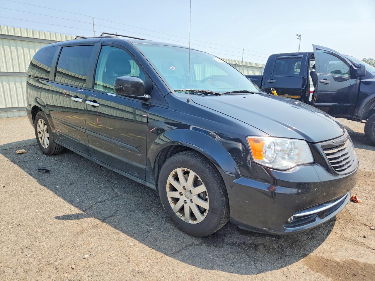 2015 CHRYSLER TOWN & COUNTRY TOURING — снимка 4