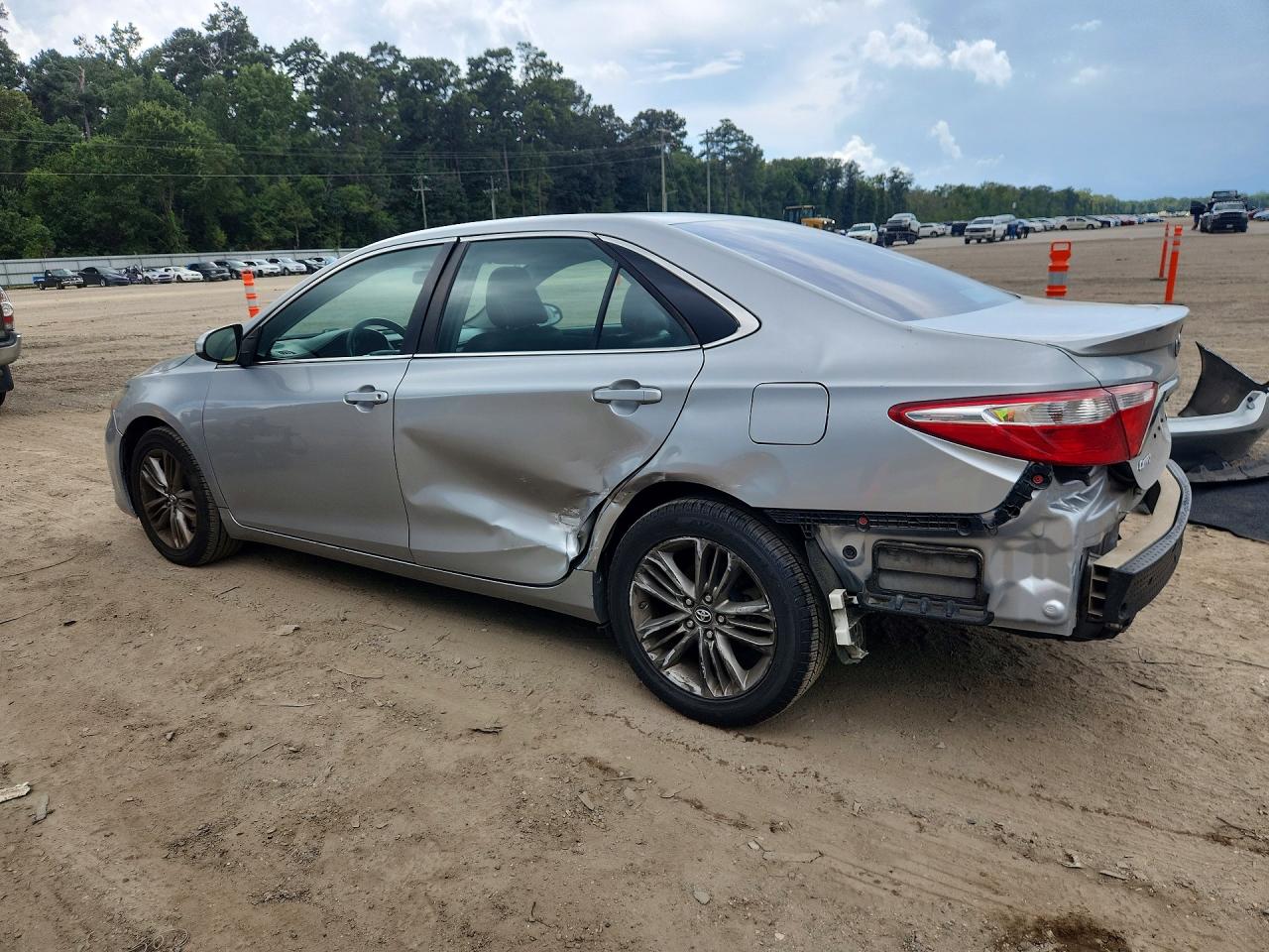 2017 TOYOTA CAMRY SE — снимка 2